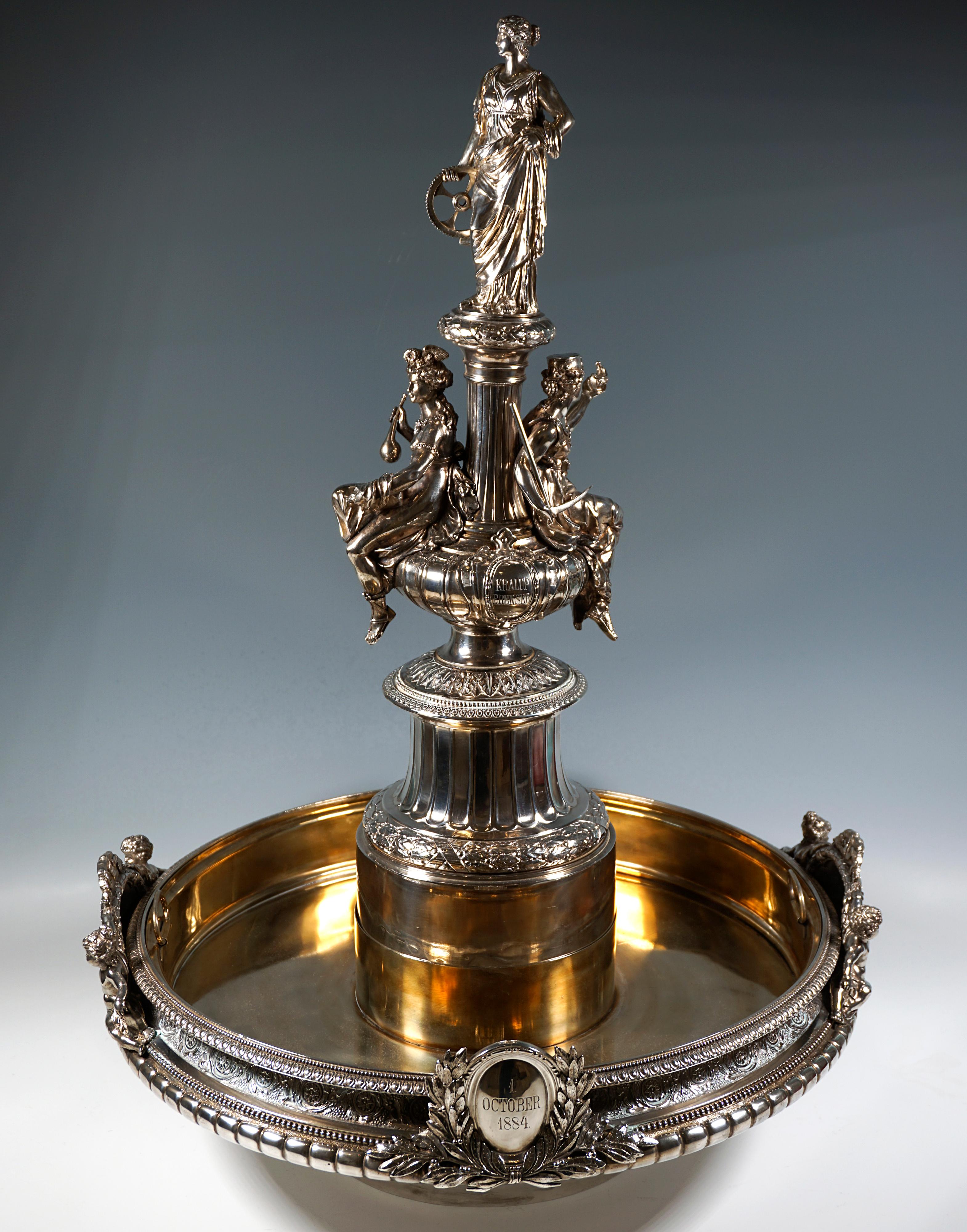 Magnífico centro de mesa grande de plata Art Nouveau, de J.C. Klinkosch Viena, 1884 en Bueno estado para la venta en Vienna, AT