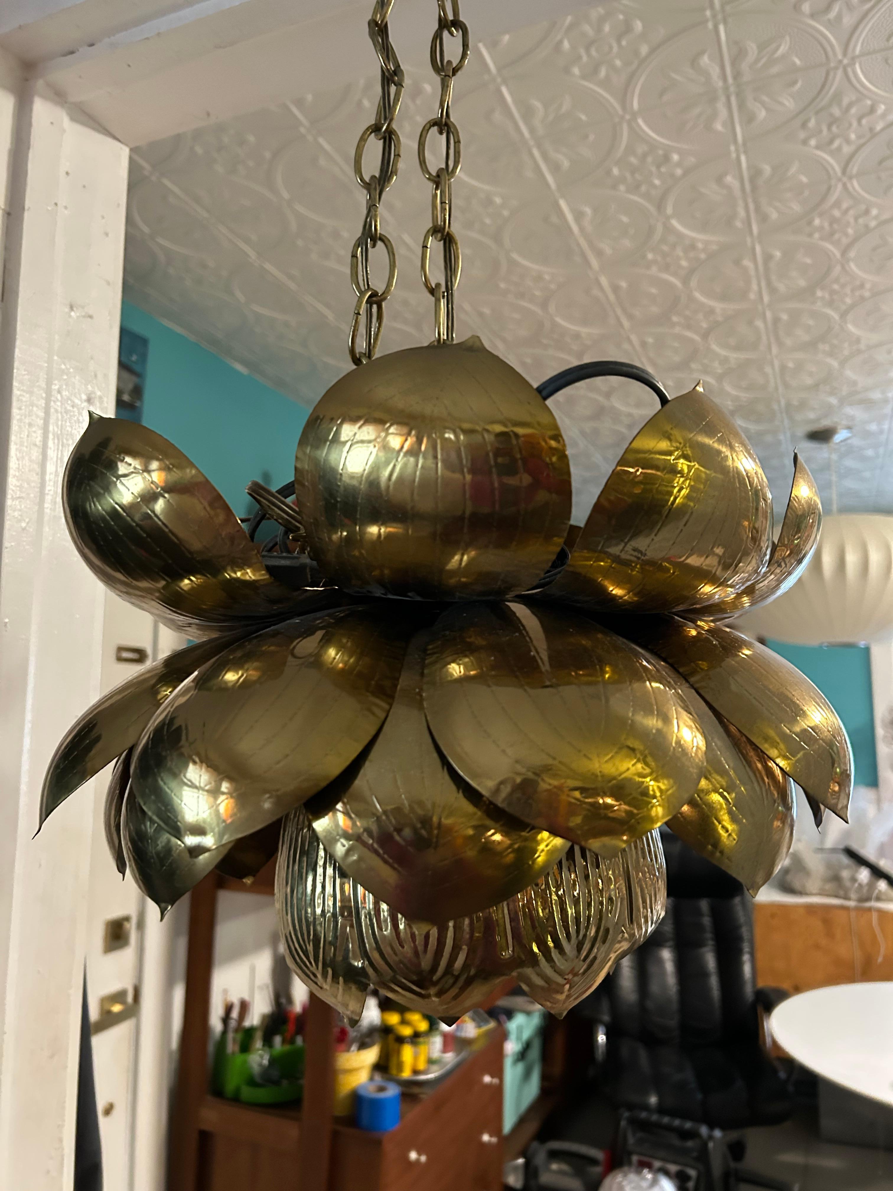 Laiton Magnifique grand luminaire Lotus en laiton par Feldman Lighting Style of Parzinger en vente