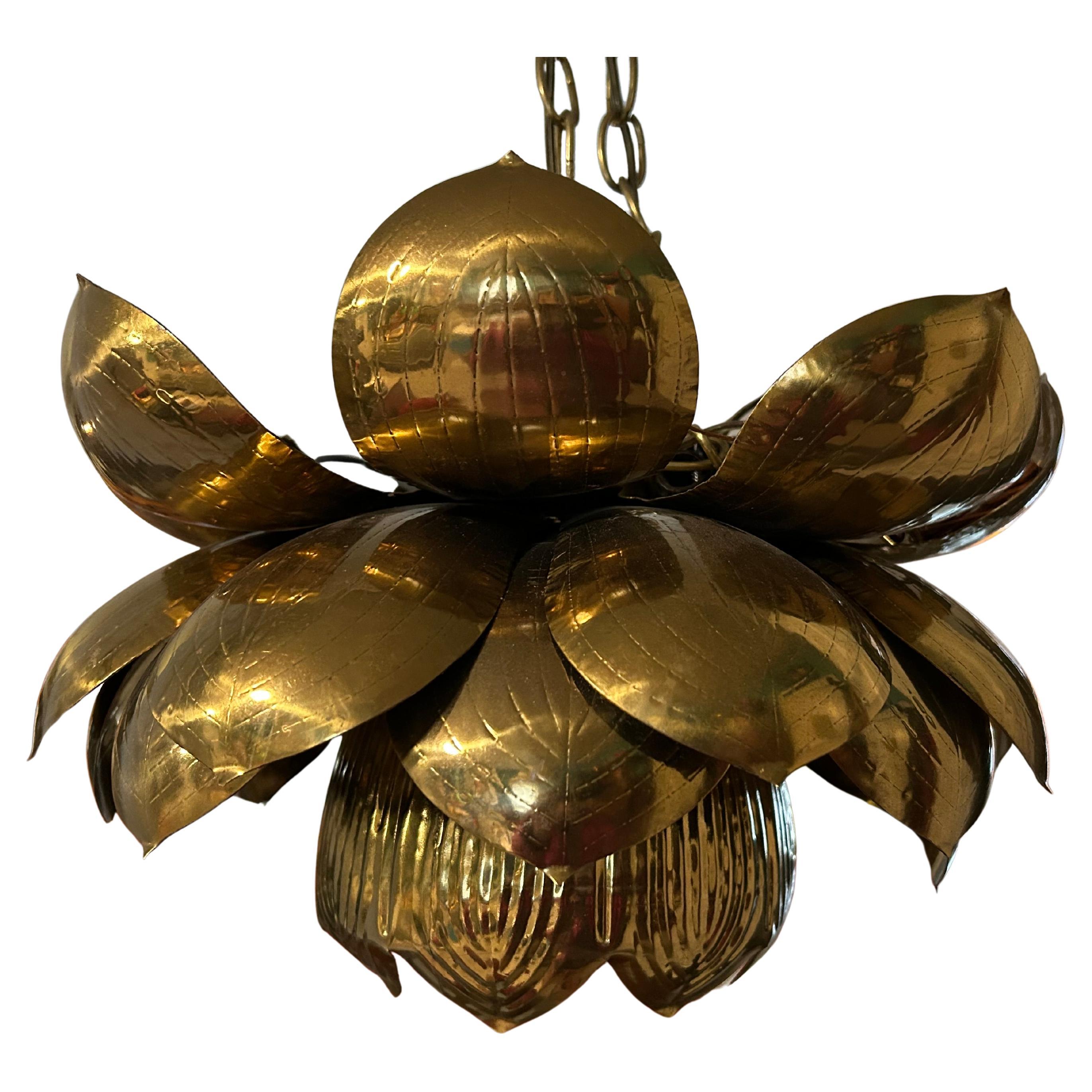 Magnifique grand luminaire Lotus en laiton par Feldman Lighting Style of Parzinger
