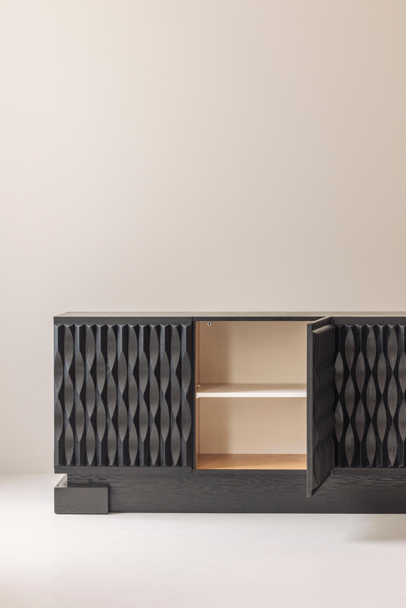 Late 20th Century Magnificent large brutalist 'Maison Aurora' sideboard in oak from Belgium, 1970s