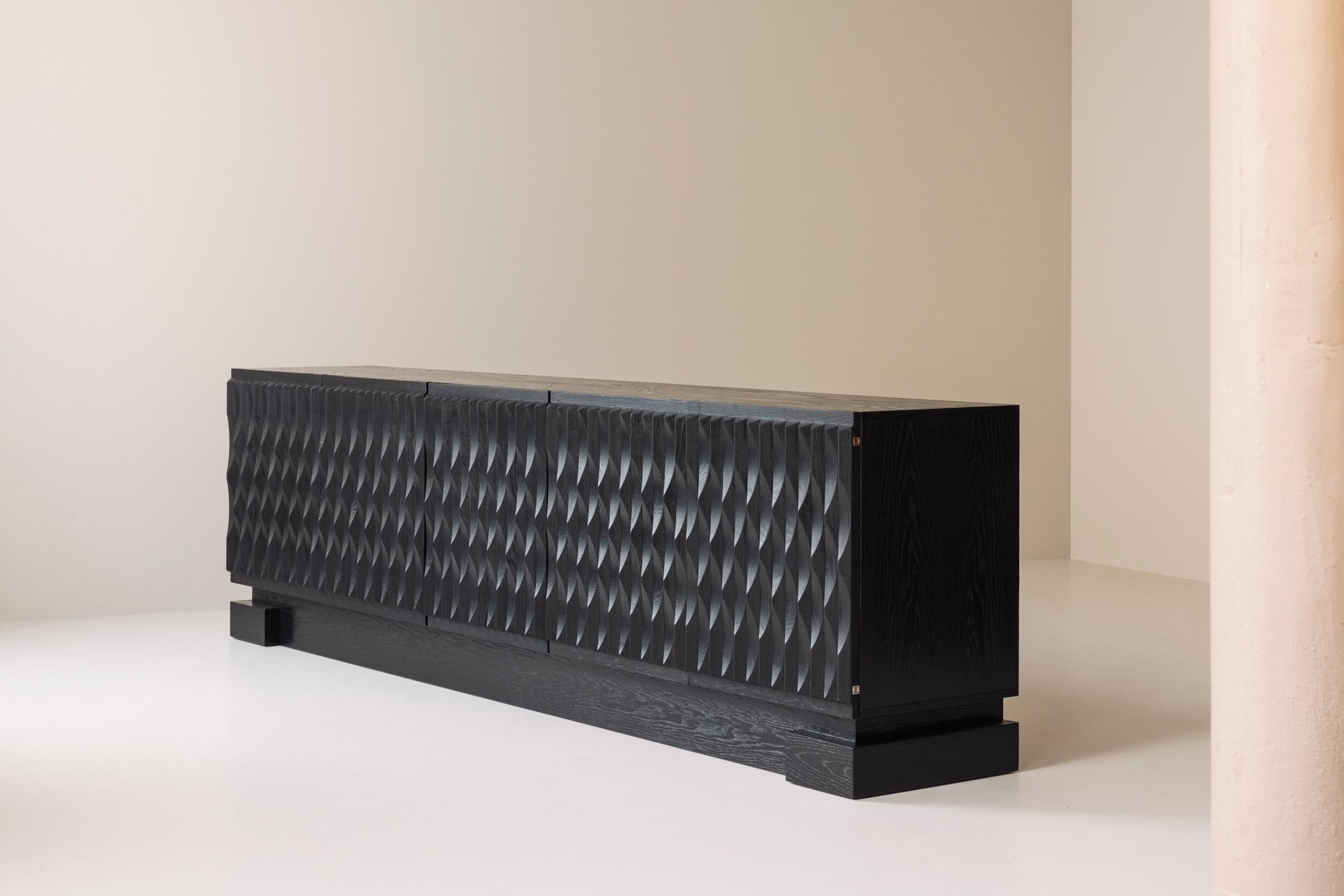Magnificent large brutalist 'Maison Aurora' sideboard in oak from Belgium, 1970s 1