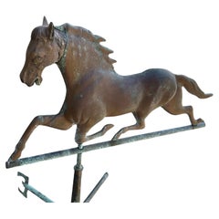 Magnifica scultura a banderuola in rame e zinco di grandi dimensioni con cavallo in corsa