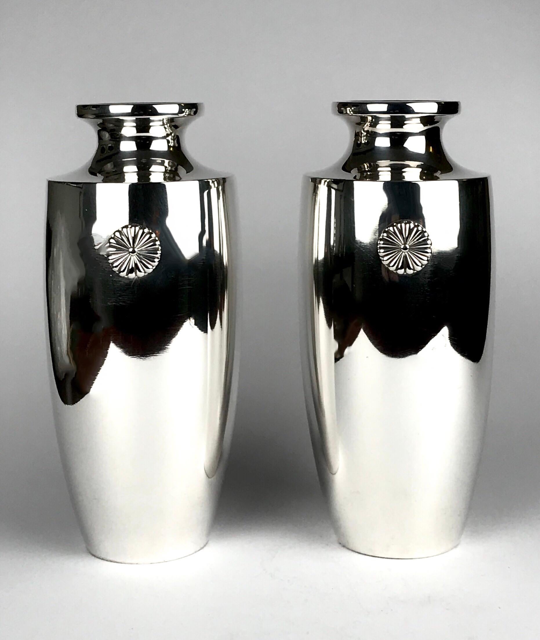 Early 20th Century Magnificent Large Imperial Solid Silver Japanese Emperor Vases 18 Petal 