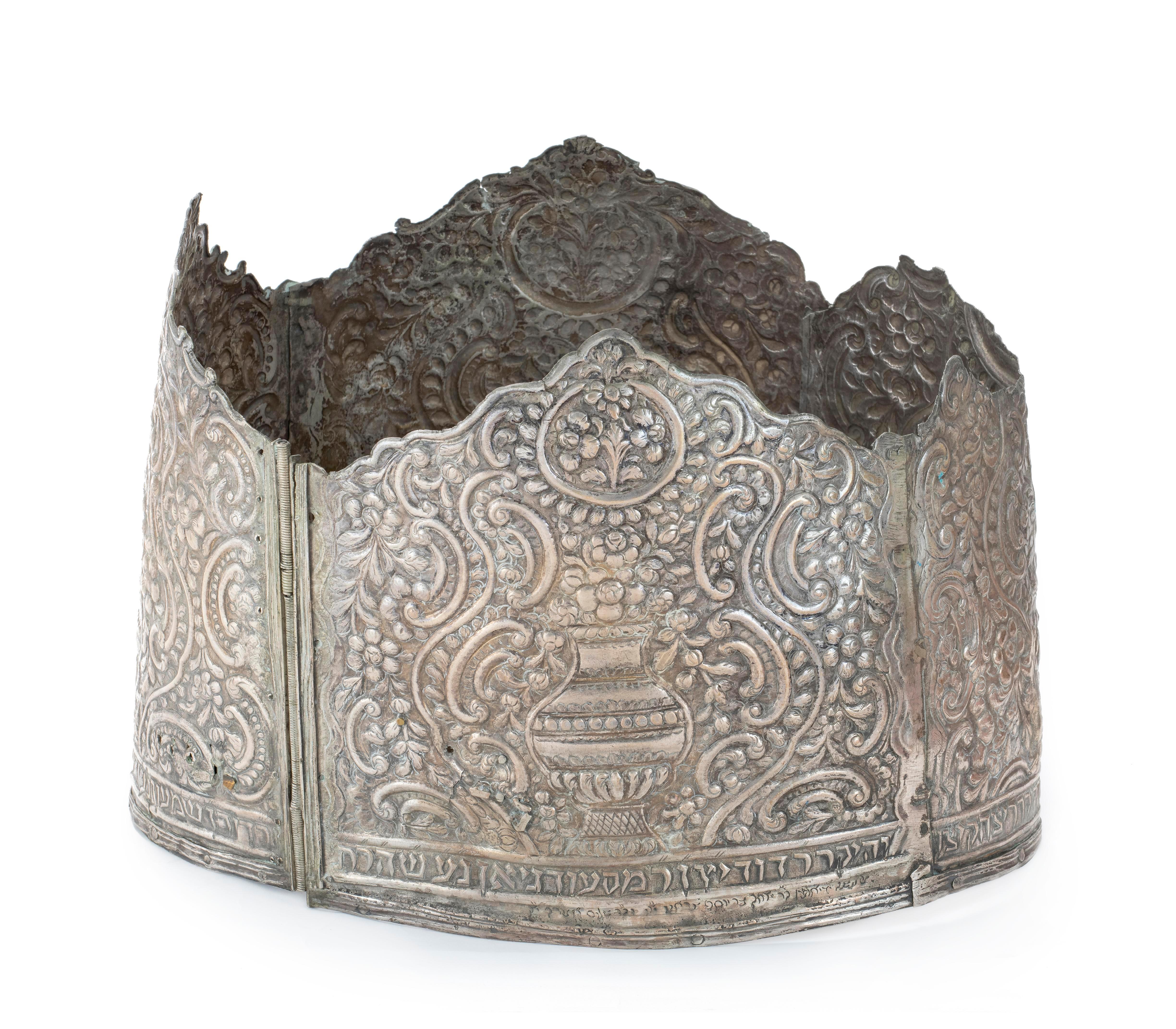 Prächtige große silberne Tora-Krone - Algerien oder Libyen, 1845 (Repoussé) im Angebot