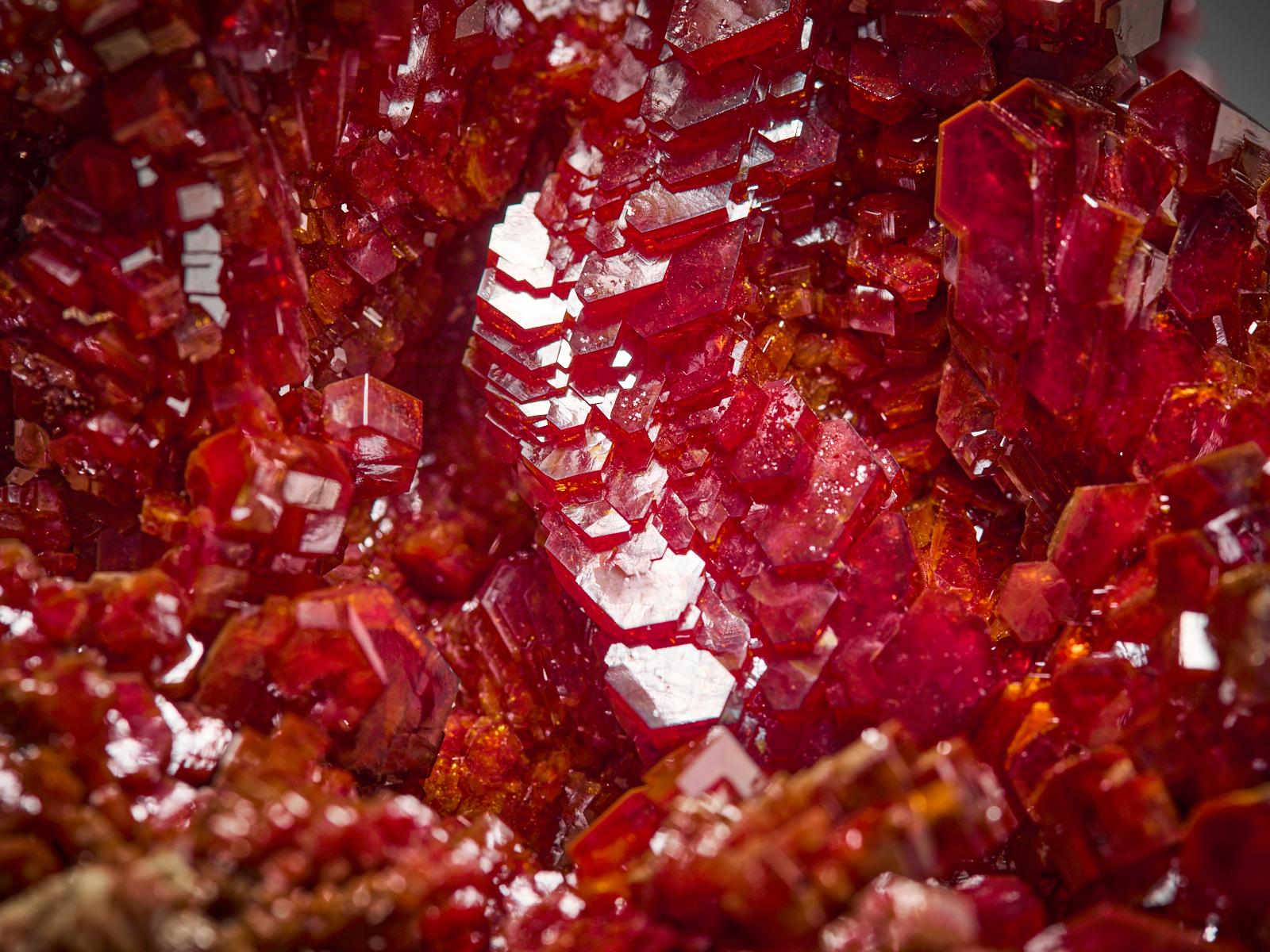 Magnificent Large Vanadinite im Angebot 7