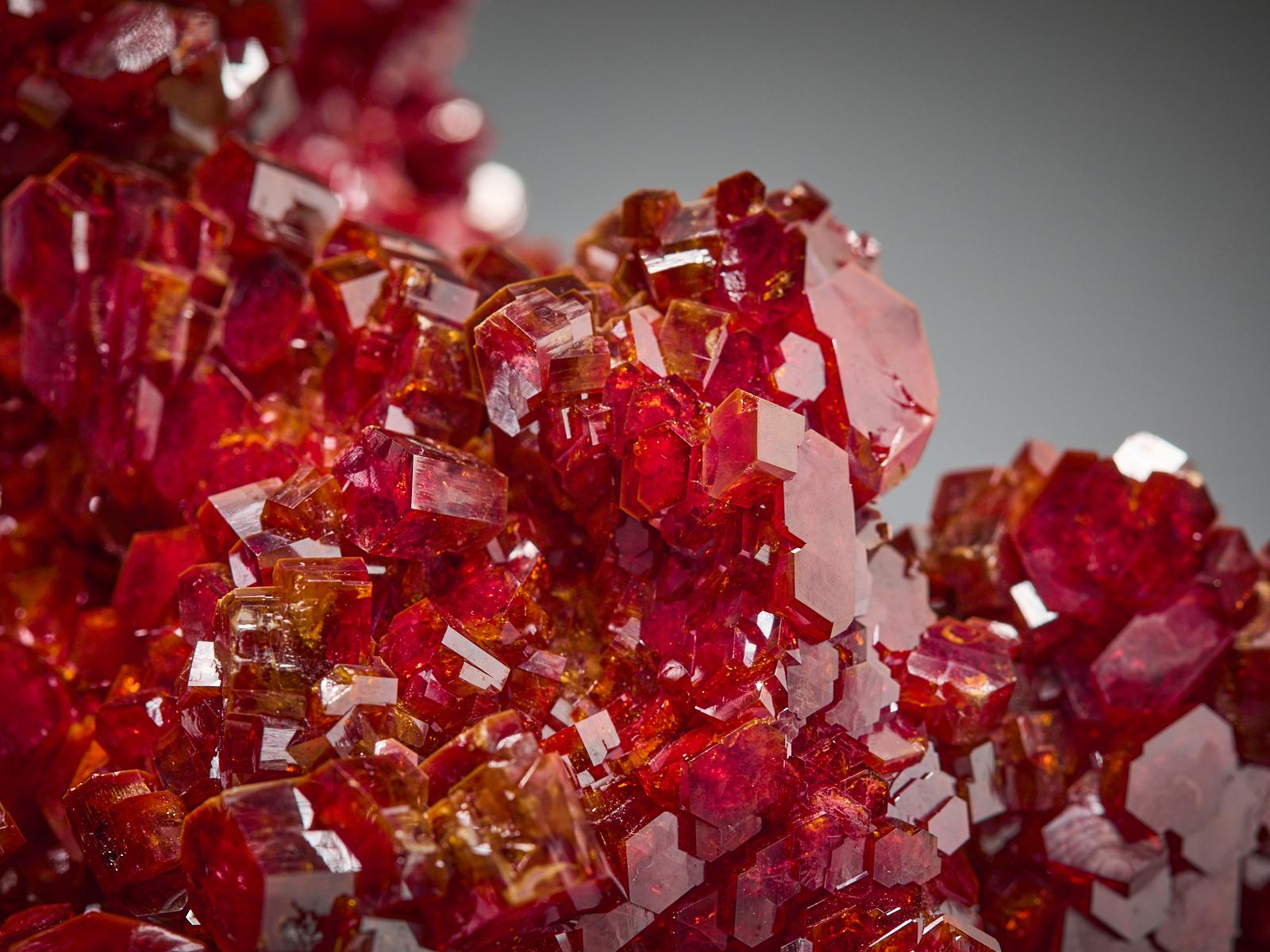Magnificent Large Vanadinite im Angebot 8