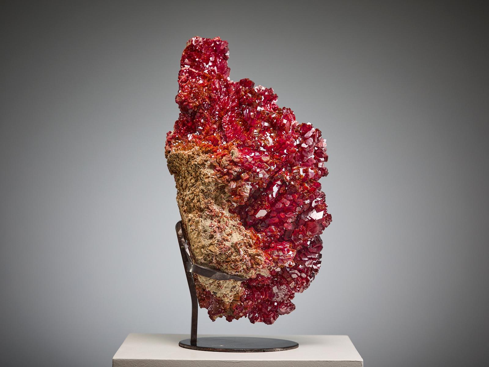 Magnificent Large Vanadinite (Marokkanisch) im Angebot