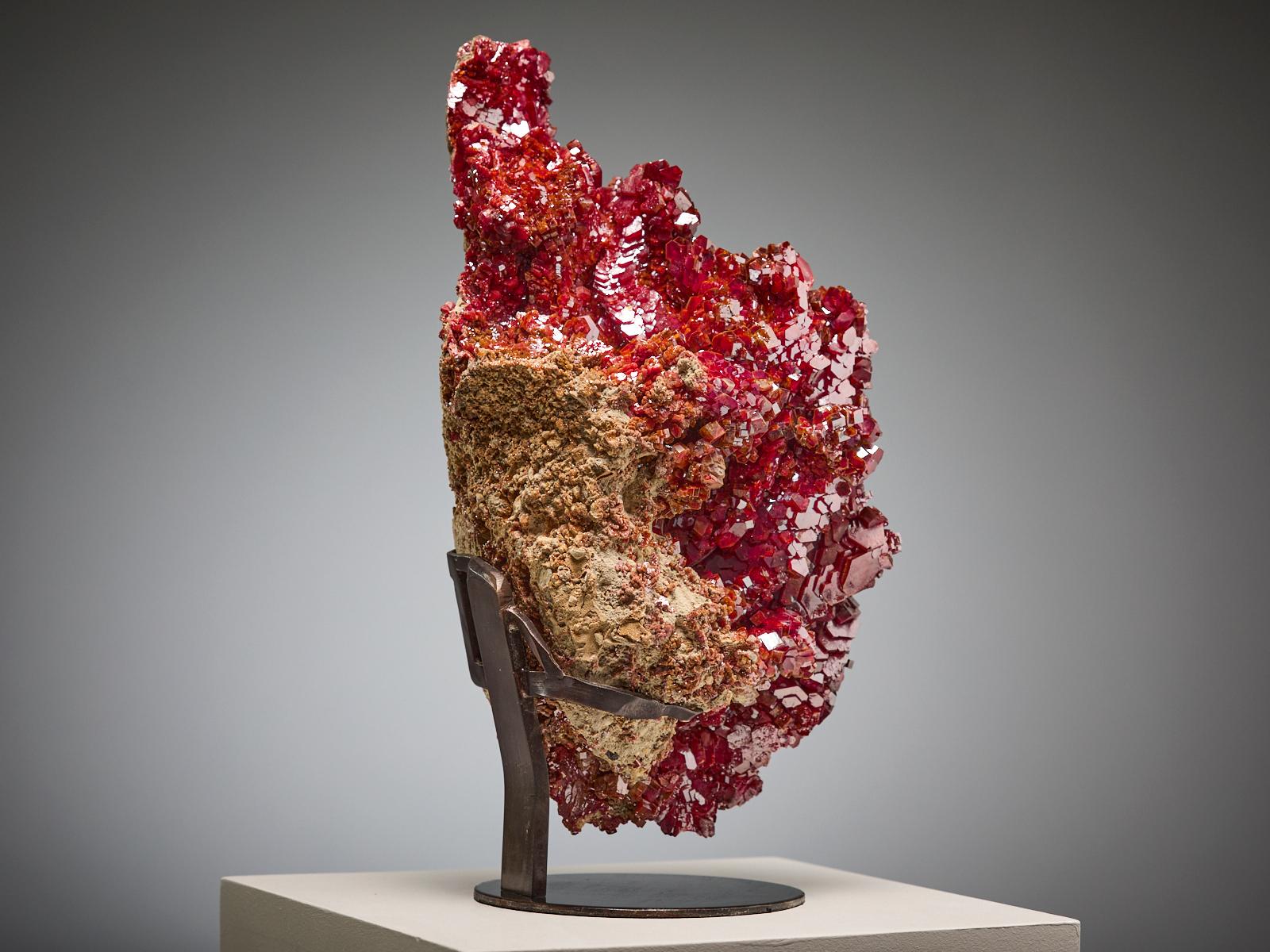 Magnificent Large Vanadinite im Angebot 1