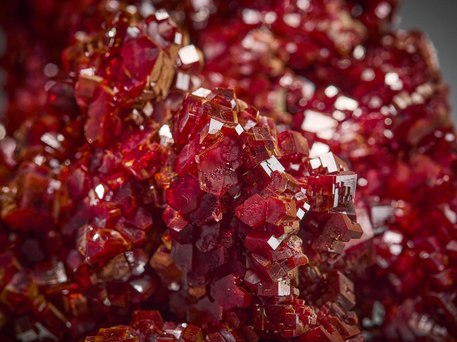 Magnificent Large Vanadinite im Angebot 2