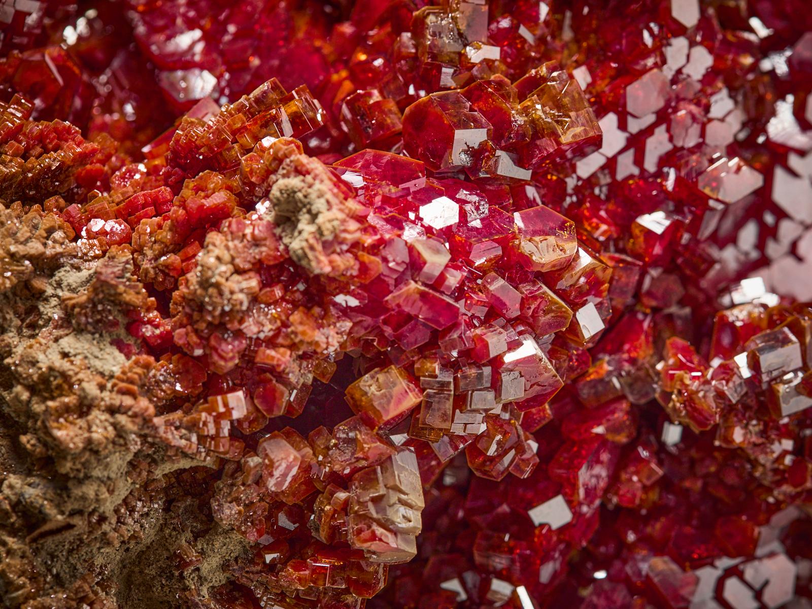 Magnificent Large Vanadinite im Angebot 3