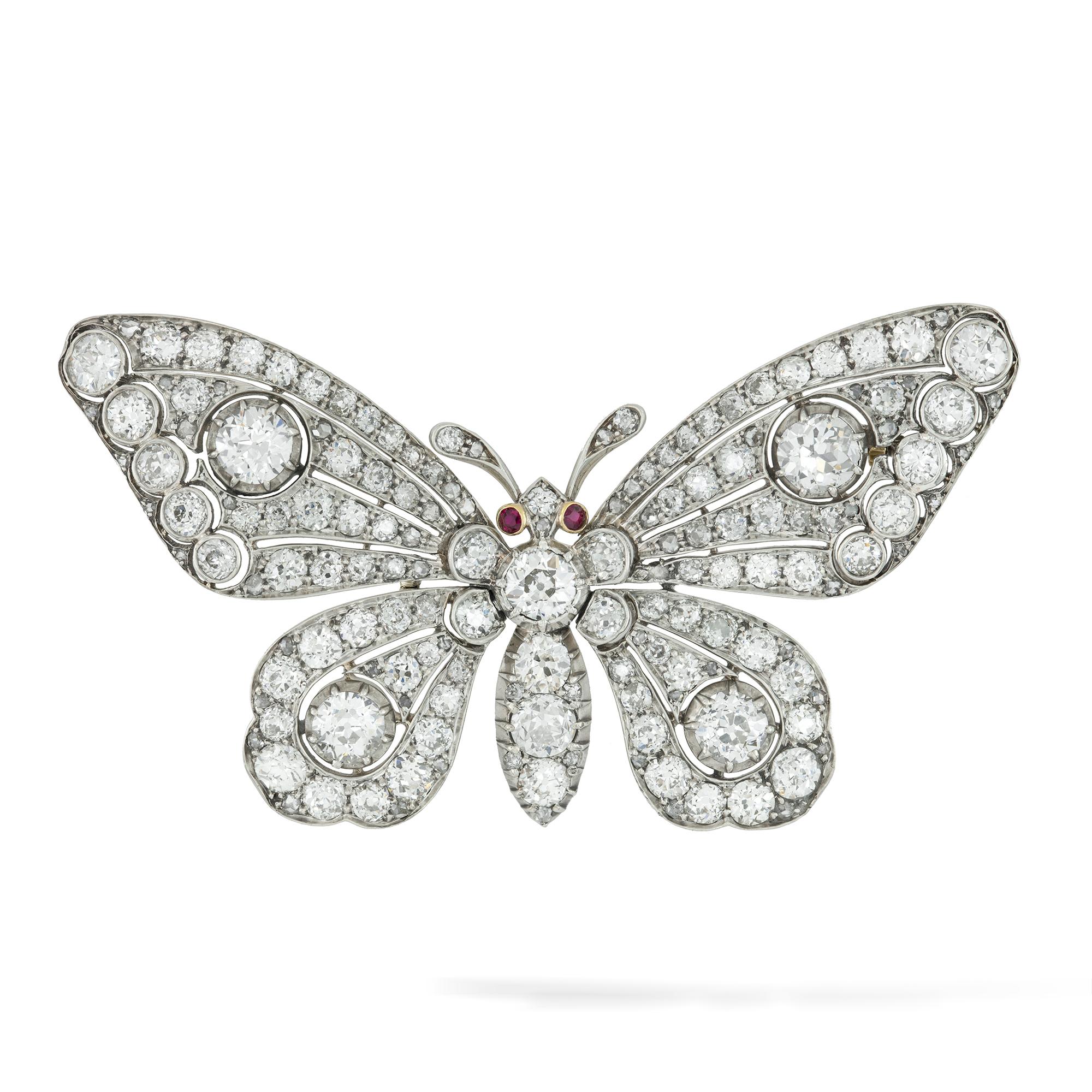 Victorien tardif Magnifique broche papillon sertie de diamants de la fin de l'époque victorienne en vente