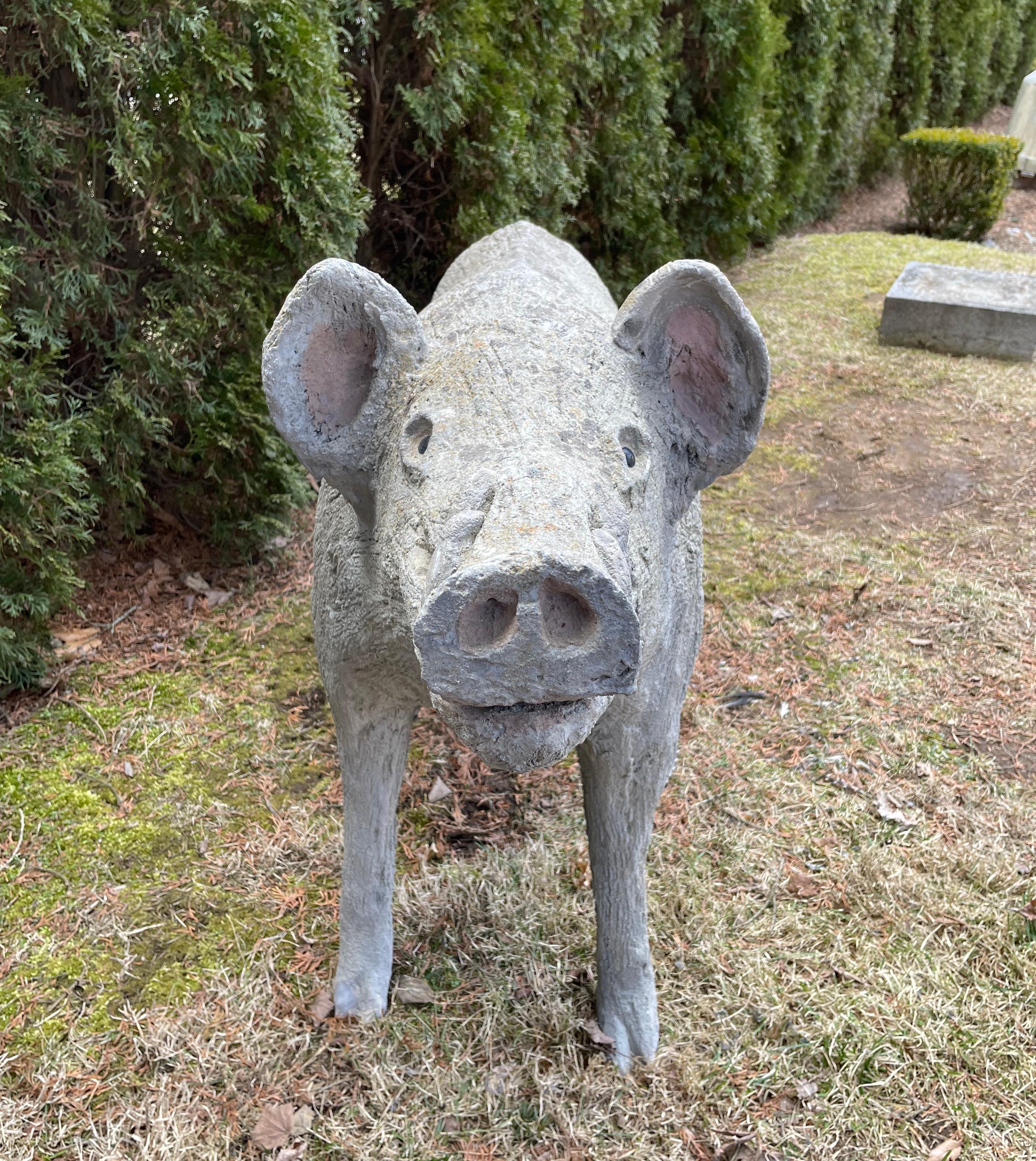 sanglier statue