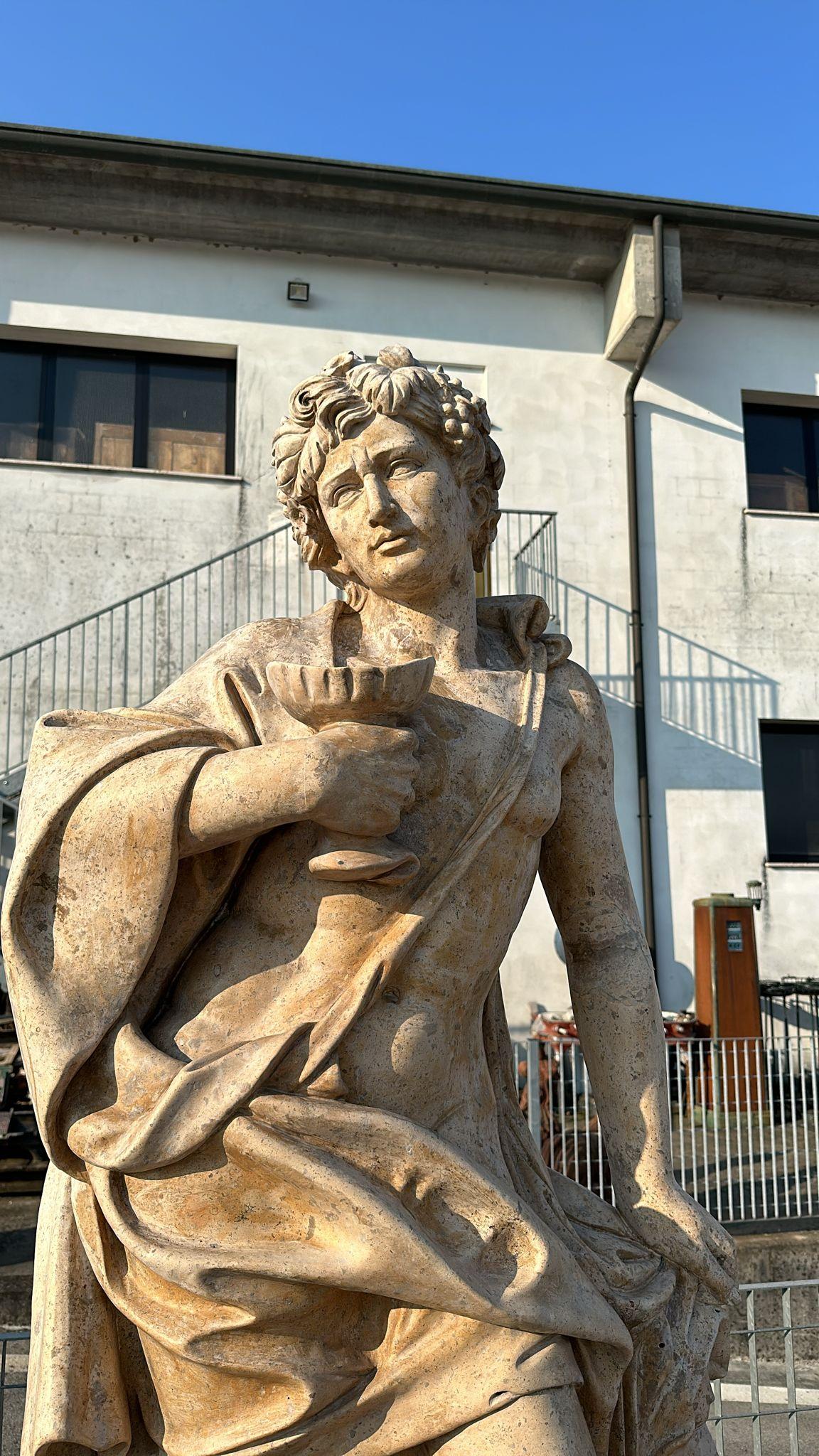 Marmo Magnifica scultura in marmo a grandezza naturale dall'Italia 200 CM BACHO in vendita