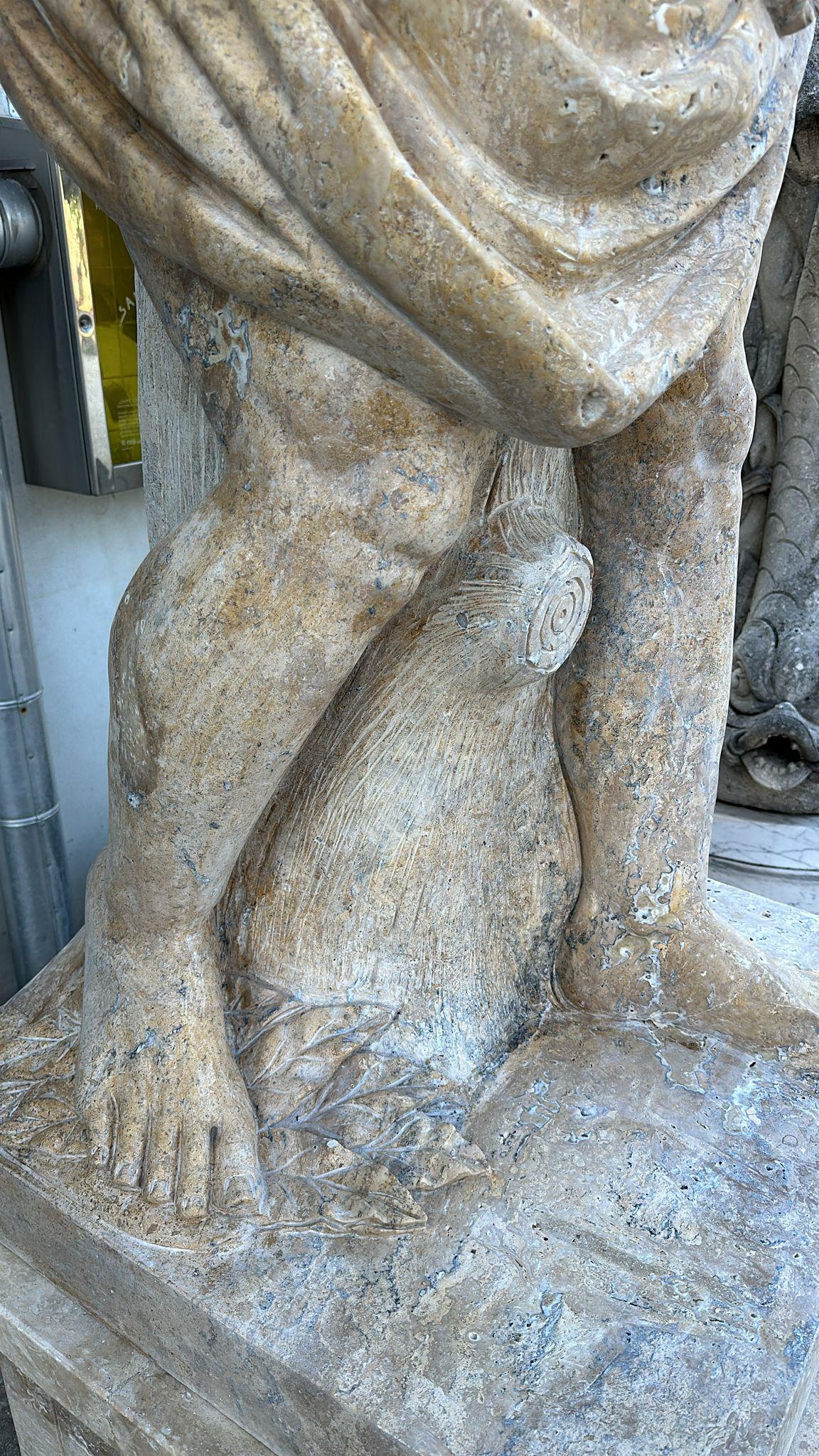 Magnifica scultura in marmo a grandezza naturale dall'Italia 200 CM COPPIA DI CARIATIDI in vendita 4