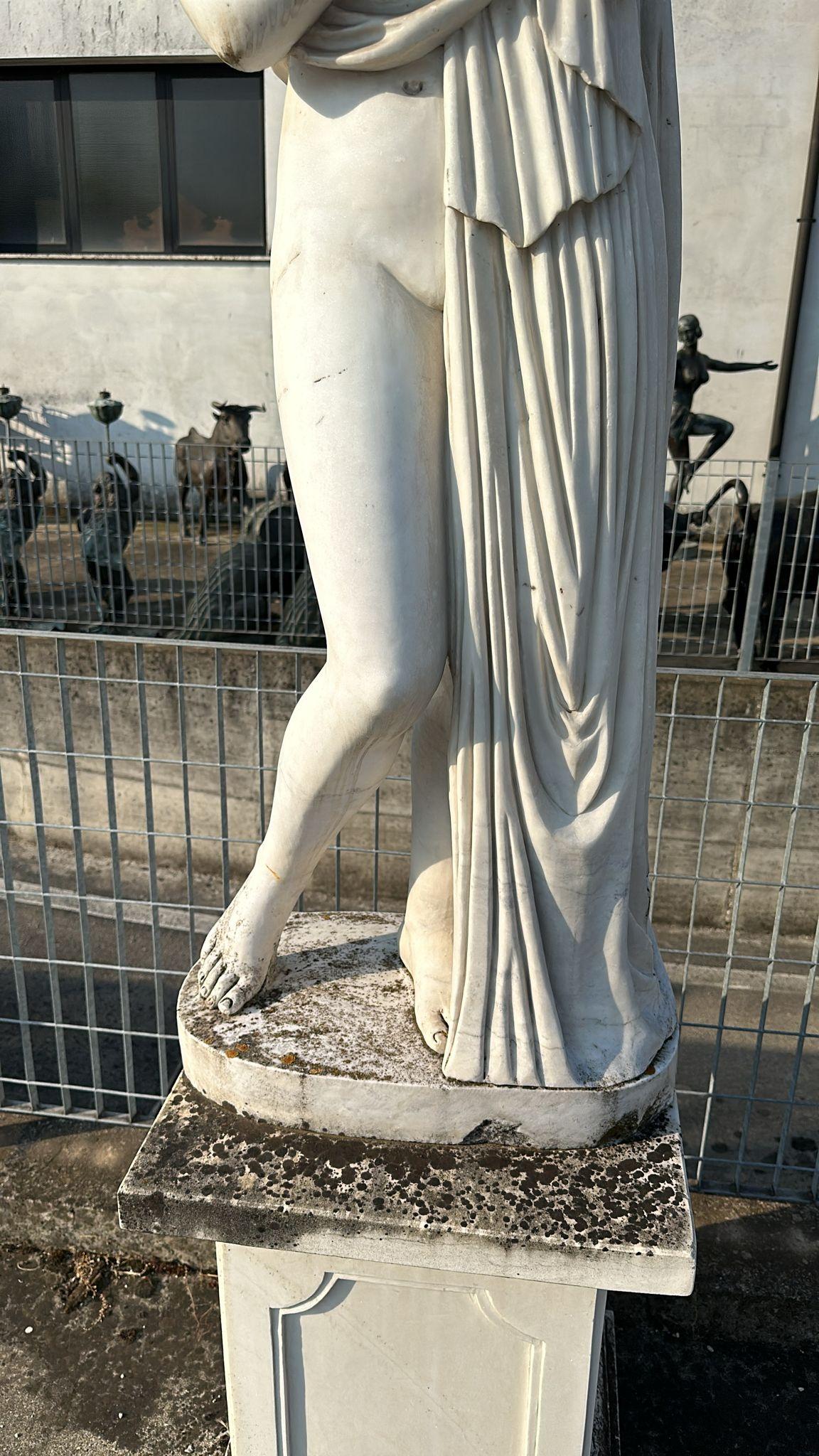 Magnífica escultura de mármol a tamaño natural de Italia 250 CM en Bueno estado para la venta en Madrid, ES