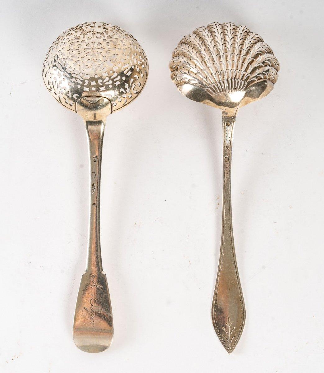 Restauration Magnifique ensemble de deux cuillères à égoutter : XIXe siècle - Argent sterling en vente