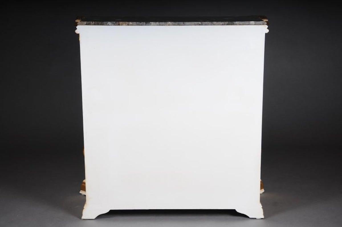 Magnifica cassettiera / credenza Luigi XV in vendita 5