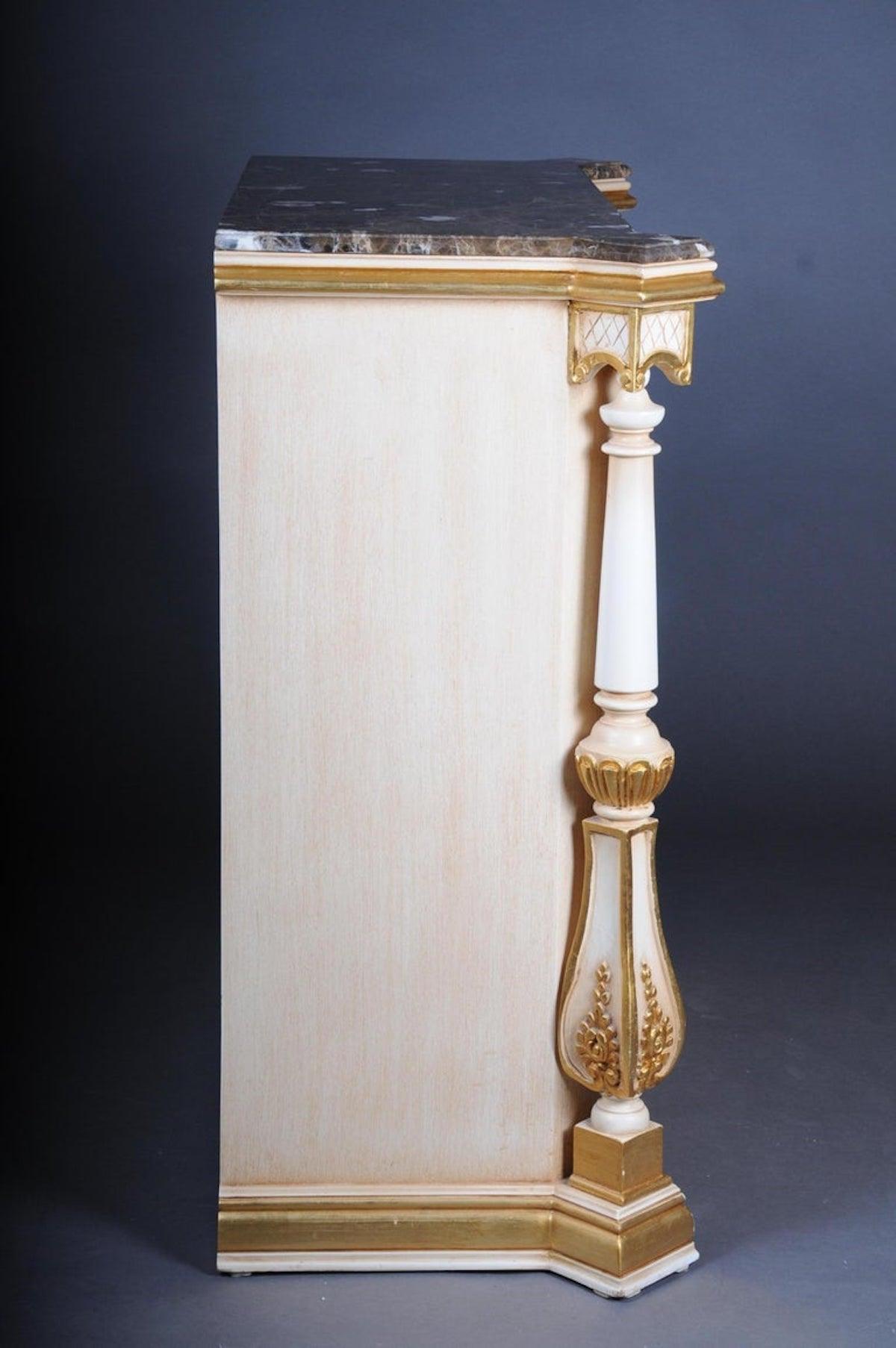 Magnifica cassettiera / credenza Luigi XV in vendita 7