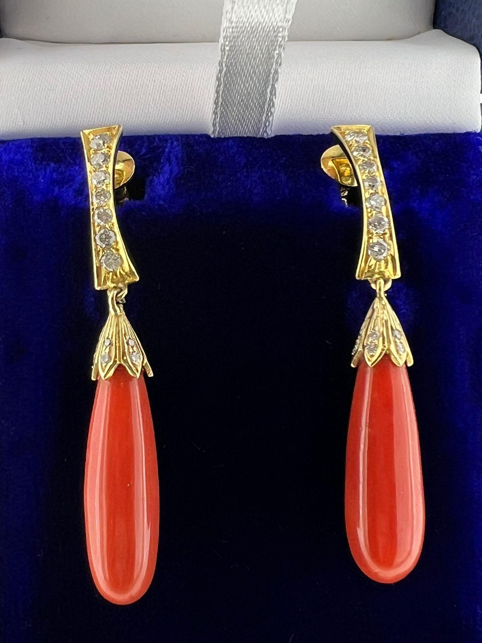 Round Cut Magnificent Mediterranean Natural Coral, Diamond, 18K Gold Drop Clip on Earrings For Sale