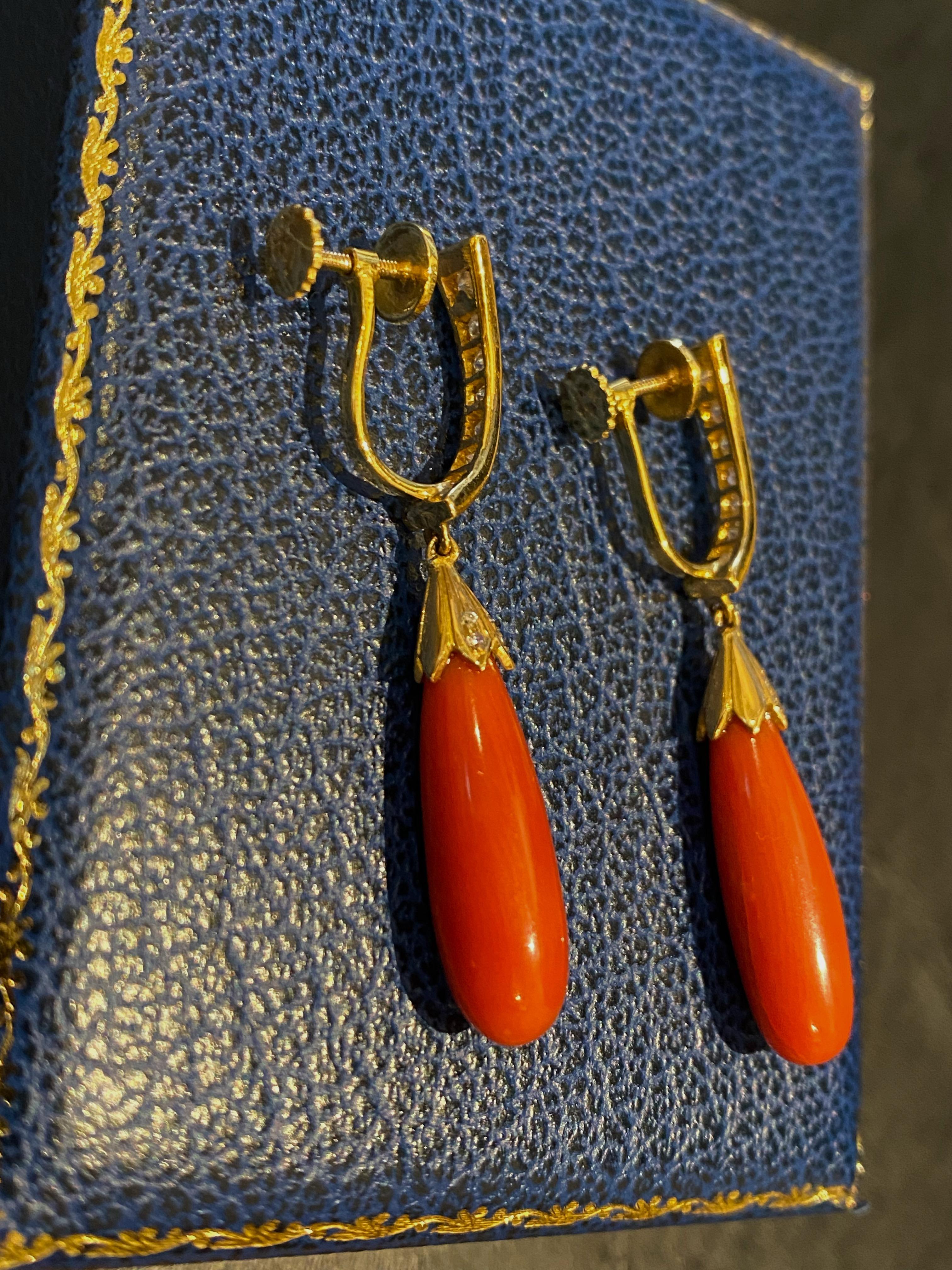 Women's Magnificent Mediterranean Natural Coral, Diamond, 18K Gold Drop Clip on Earrings For Sale