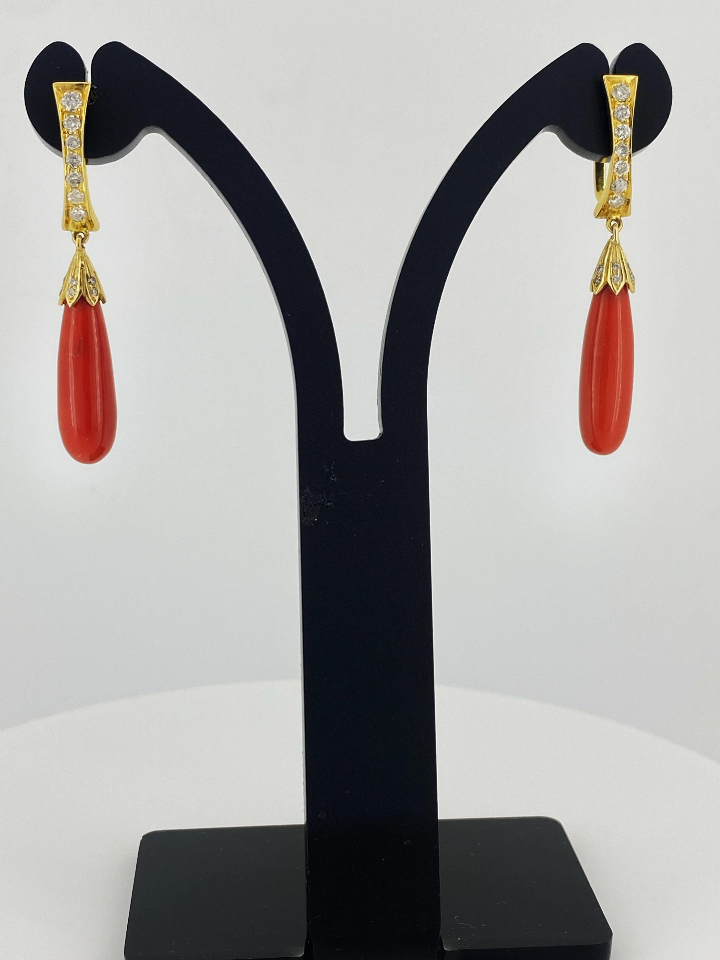 Magníficos Pendientes de Clip de Oro de 18 K, Coral Natural Mediterráneo y Diamantes 2
