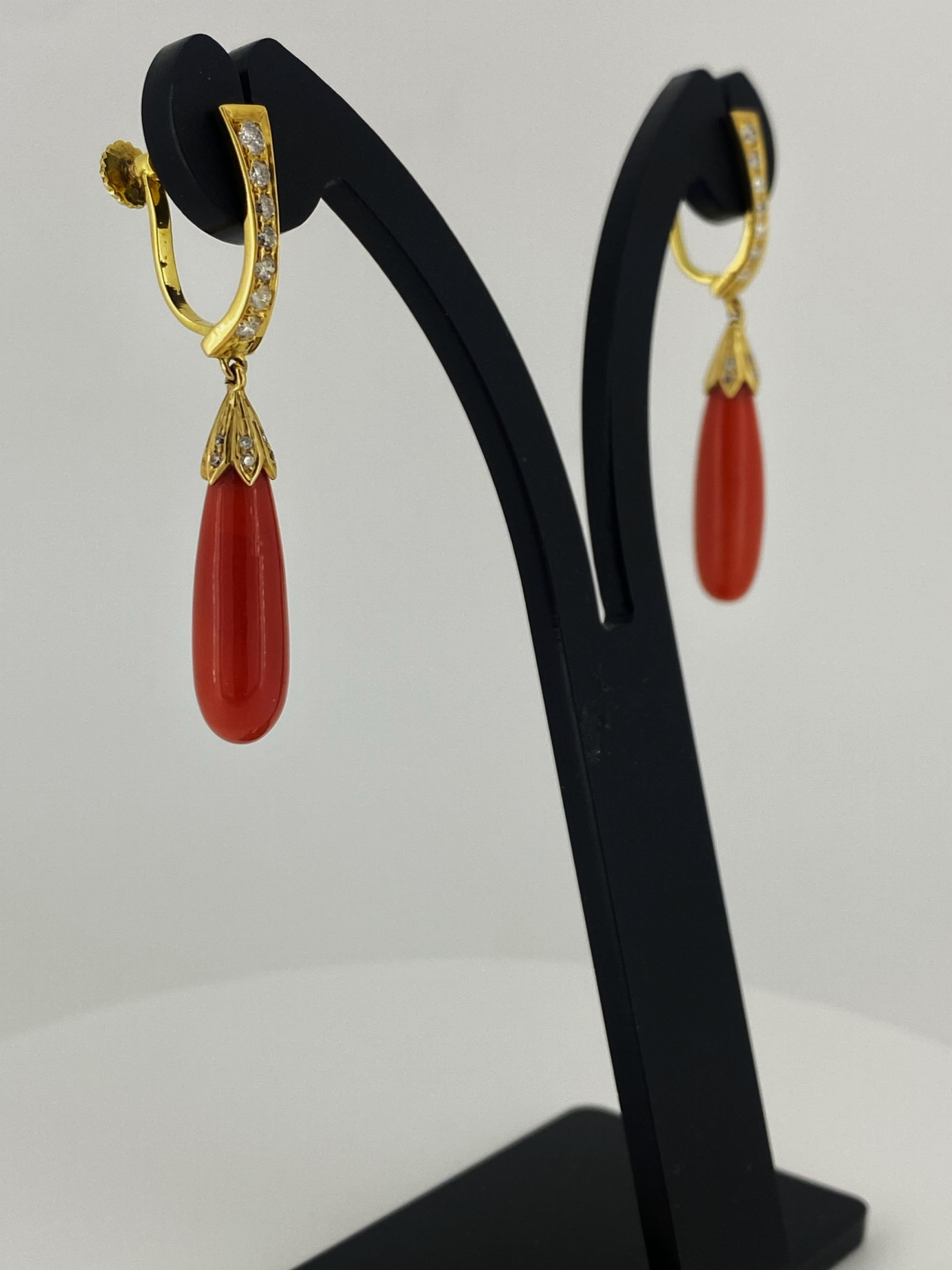 Magnificent Mediterranean Natural Coral, Diamond, 18K Gold Drop Clip on Earrings For Sale 3