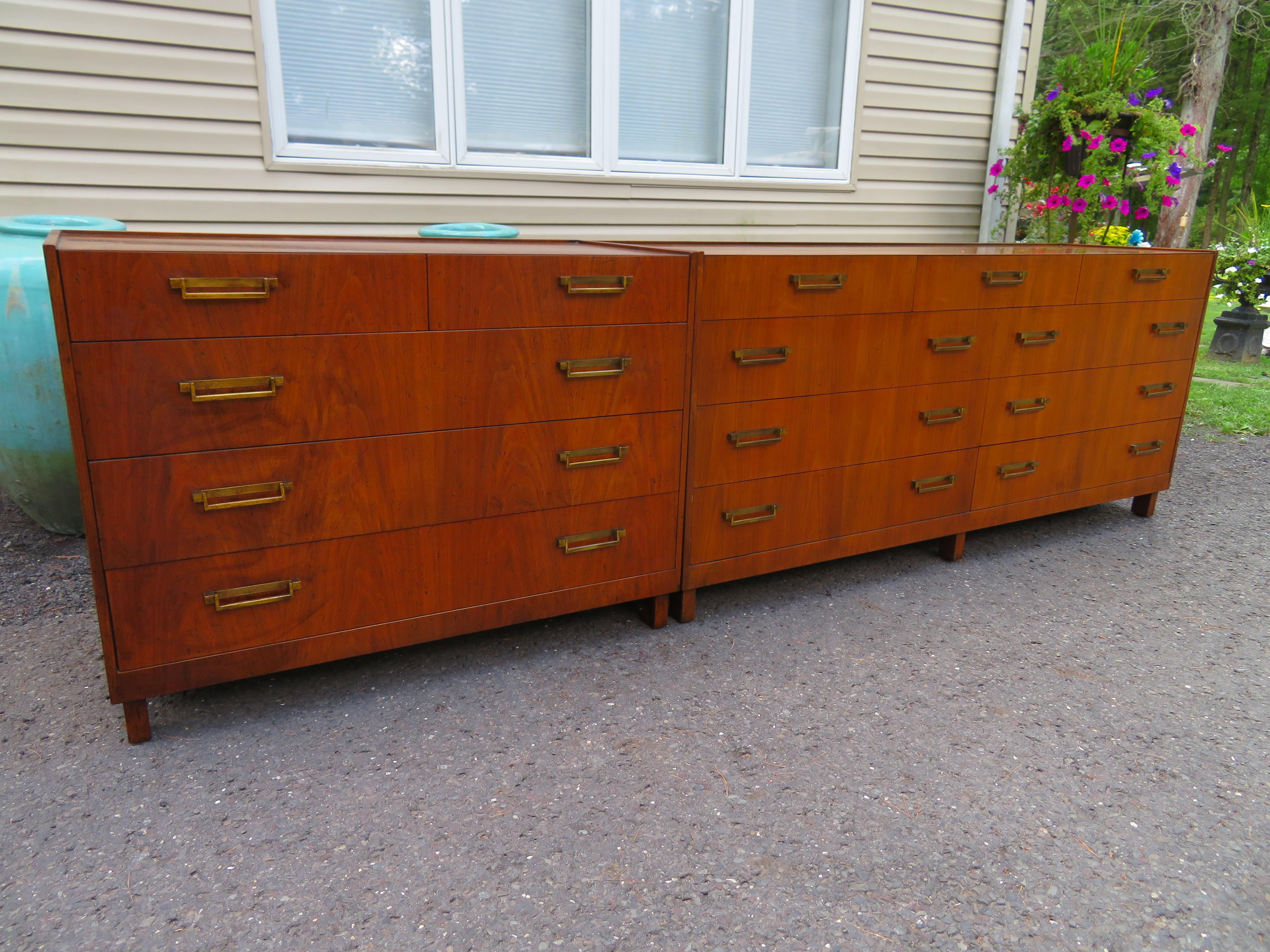 Magnifico Michael Taylor Baker Campaign Chest Mid-Century Modern in vendita 10