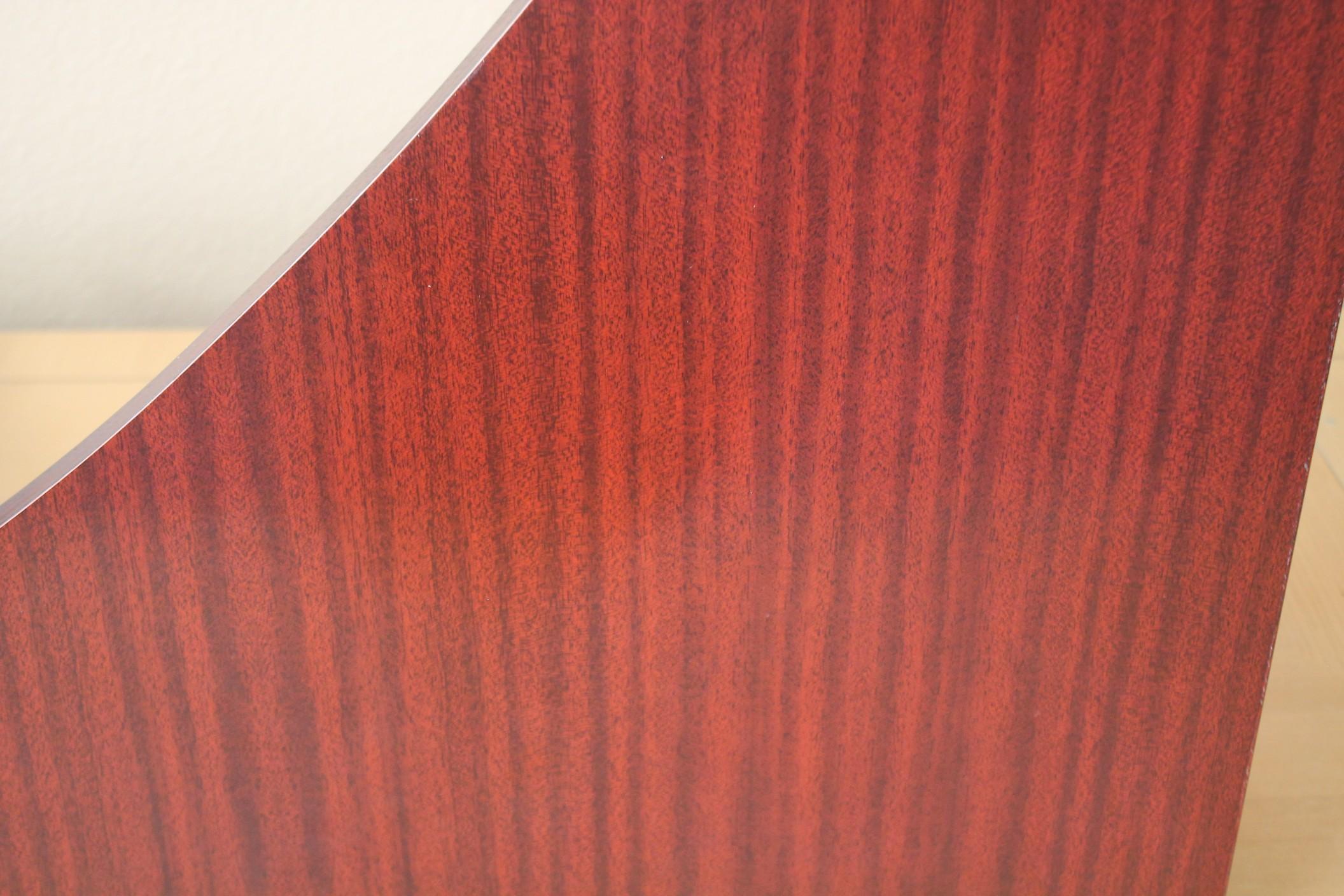 Magnificent!

Mid Century Modern
Red Mahogany Finish
Corner Table 

In the manner of Paul McCobb

30