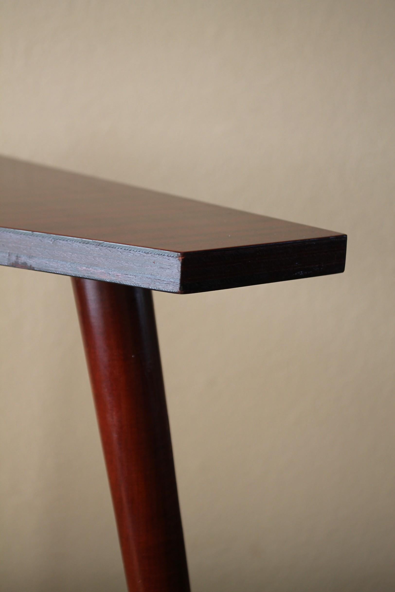 American Magnificent Mid Century Modern Red Mahogany Corner Table Rare Paul McCobb 1960s For Sale