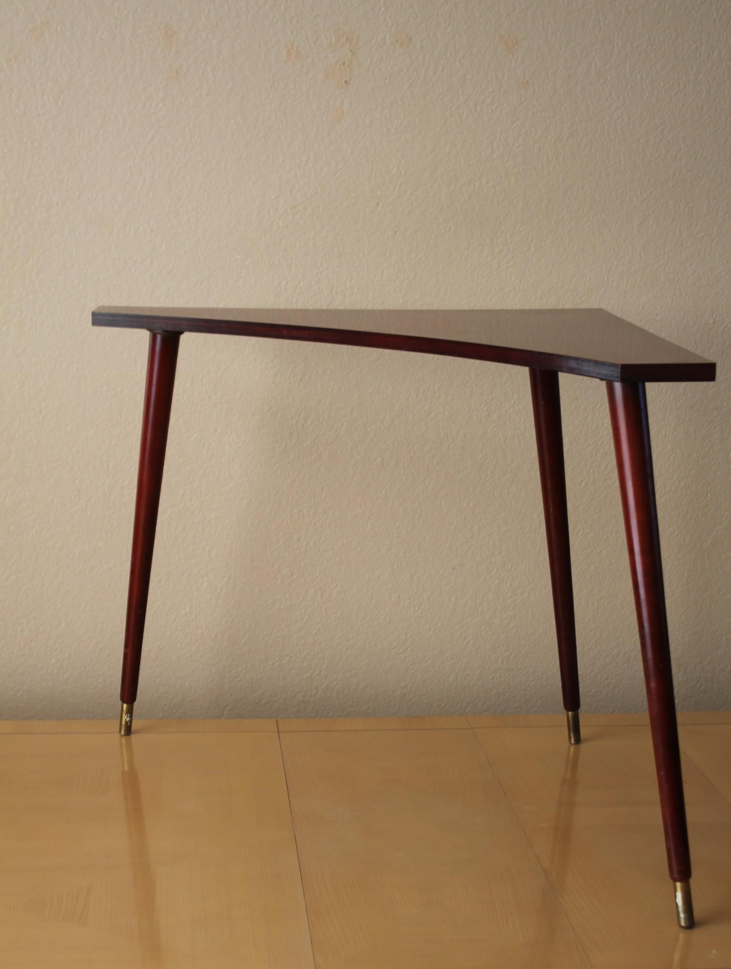 20th Century Magnificent Mid Century Modern Red Mahogany Corner Table Rare Paul McCobb 1960s For Sale