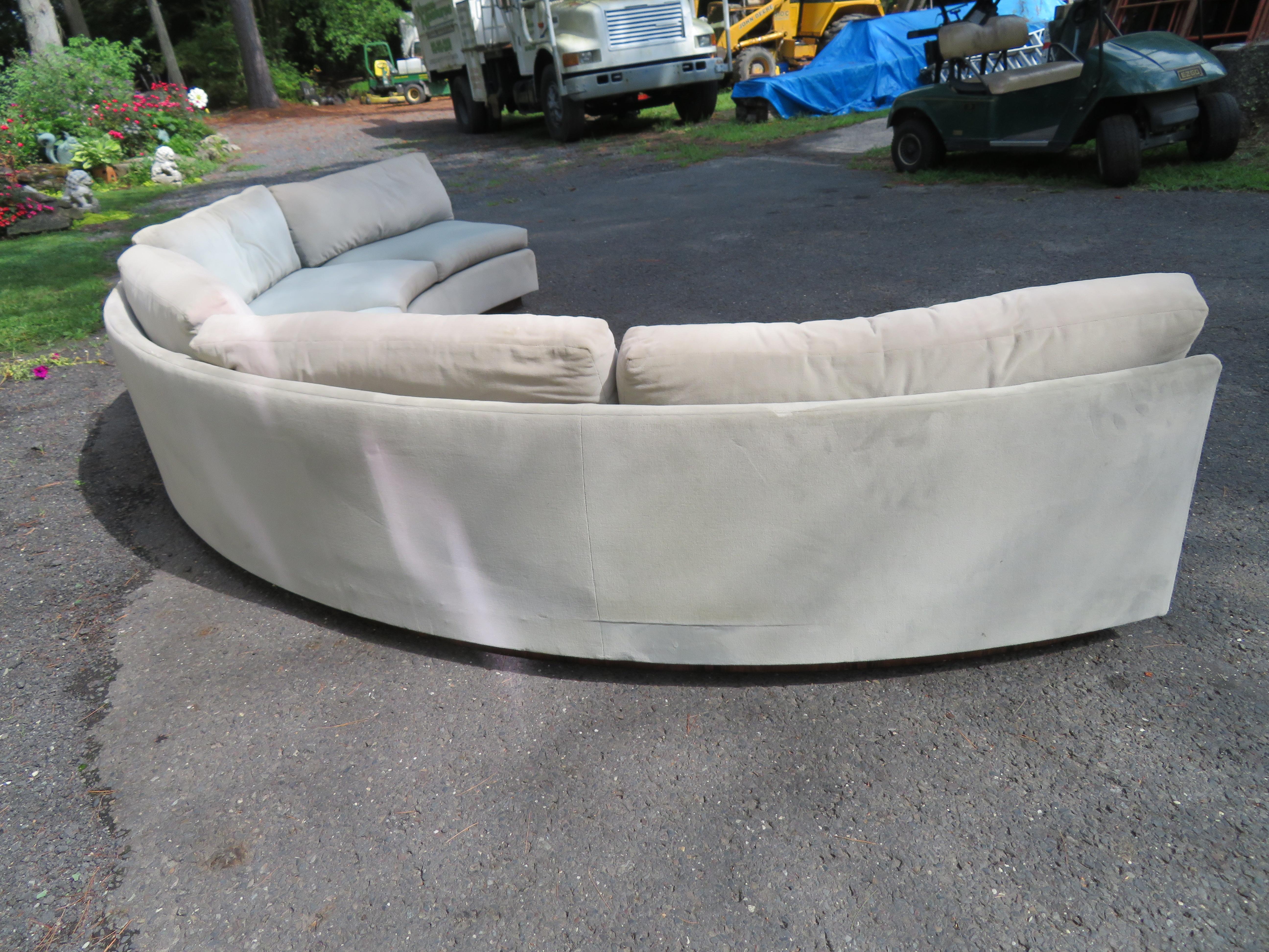 corcular couch