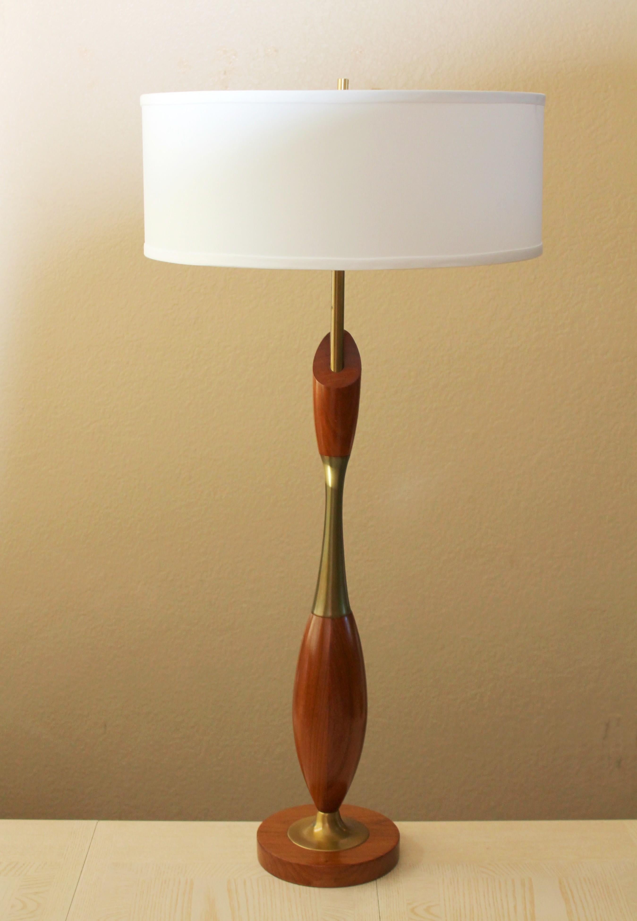 Magnificent Modeline Mid Century Danish Modern Rosewood Table Lamp 1958 Pearsall For Sale 1