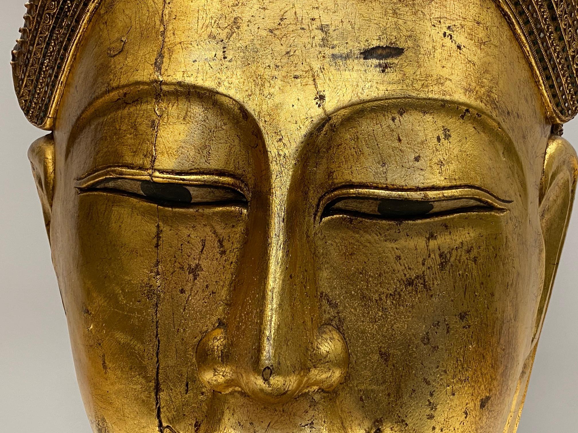 Magnificent Monumentally Large Carved Gilded Thai Buddha Head In Good Condition In Hopewell, NJ