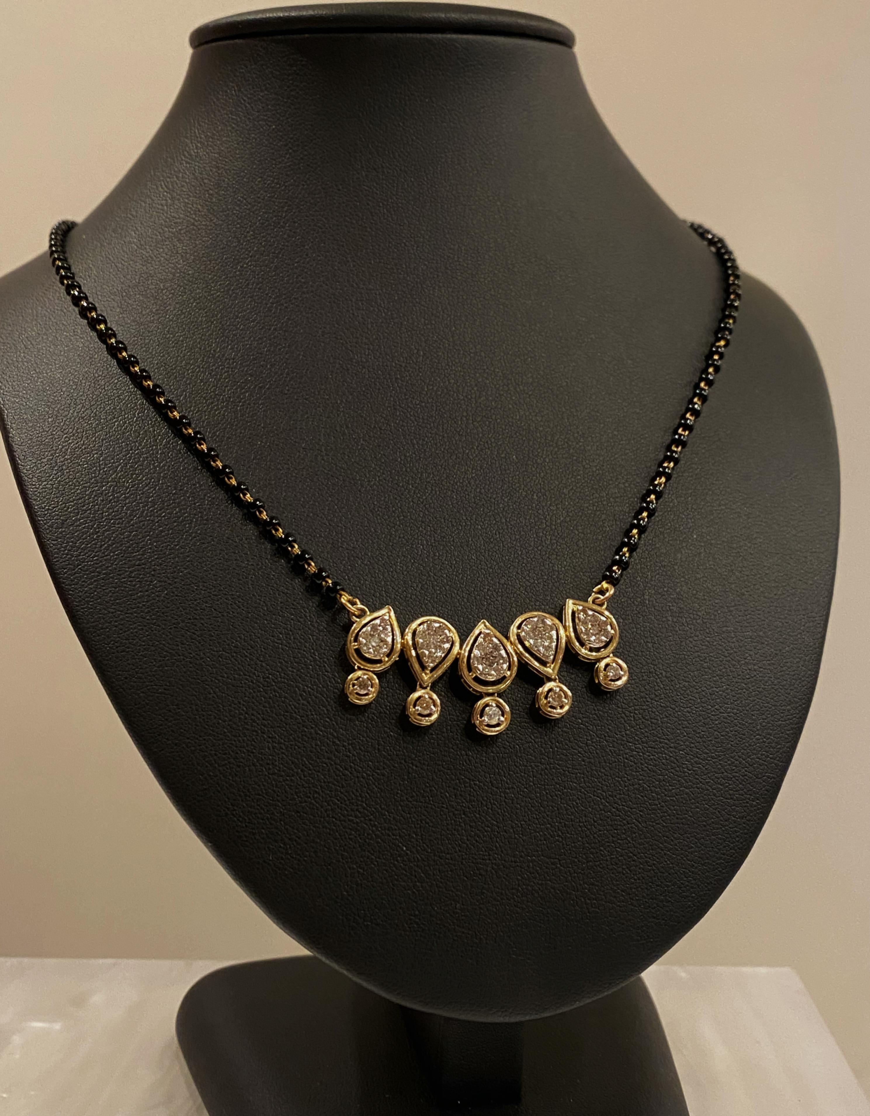 Magnifique collier de perles de style moghol en or jaune 14 carats avec diamants (0,65 carat) Pour femmes en vente
