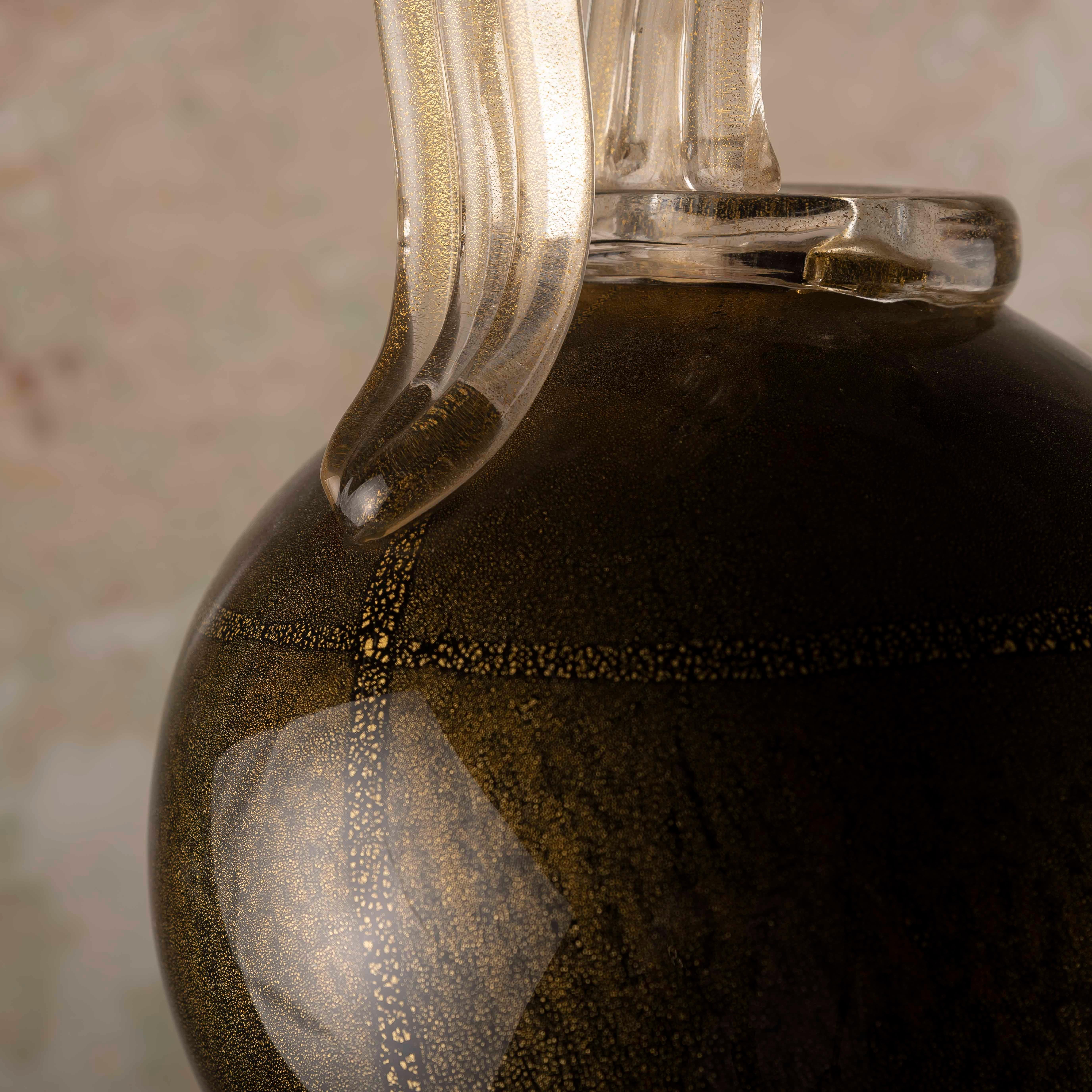 Vaso in vetro nero con scaglie d'oro alla maniera di Napoleone Martinuzzi in vendita 3