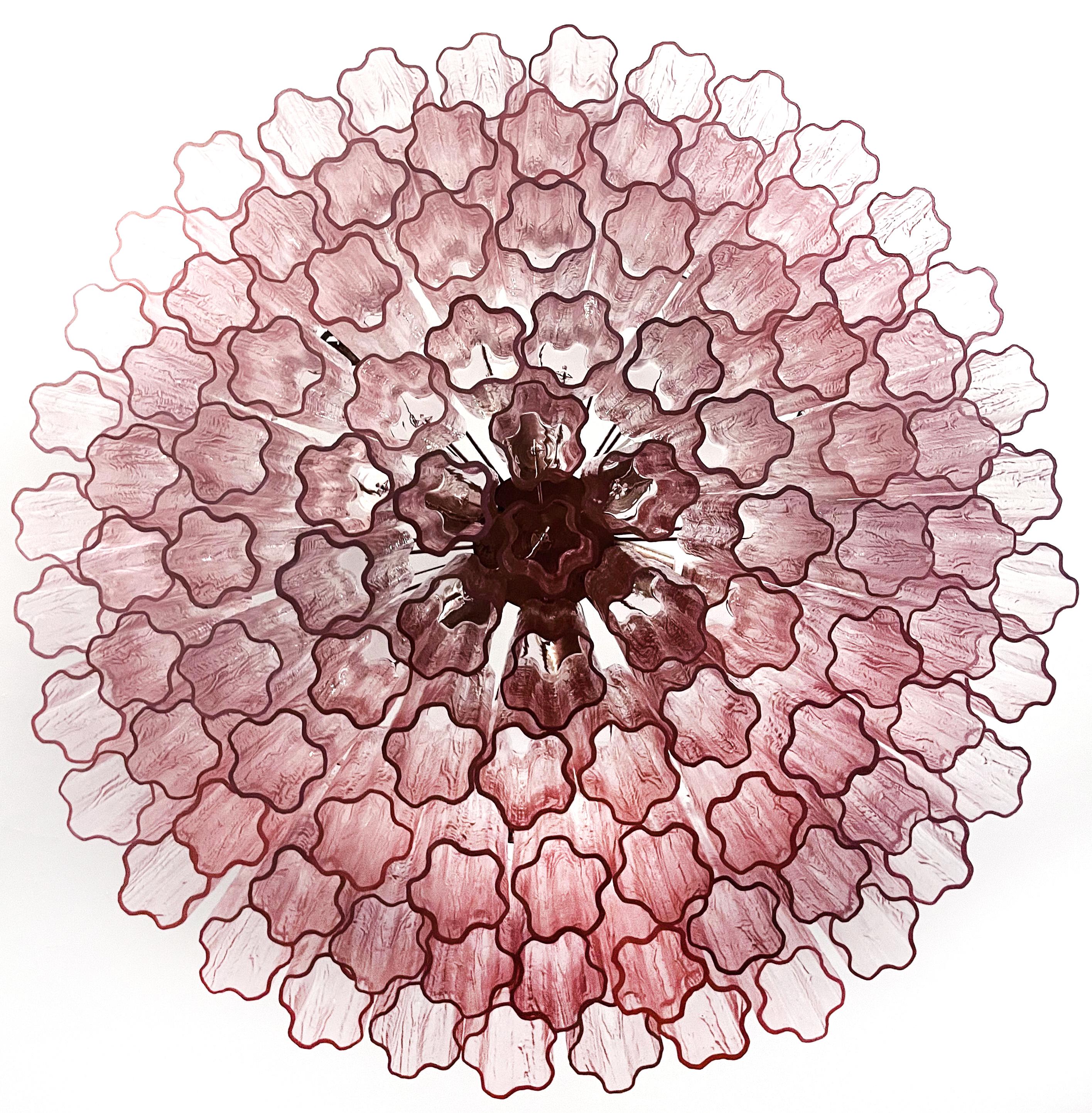 Verre d'art Magnifiques lustres en verre de Murano, 101 verres tubes roses en vente