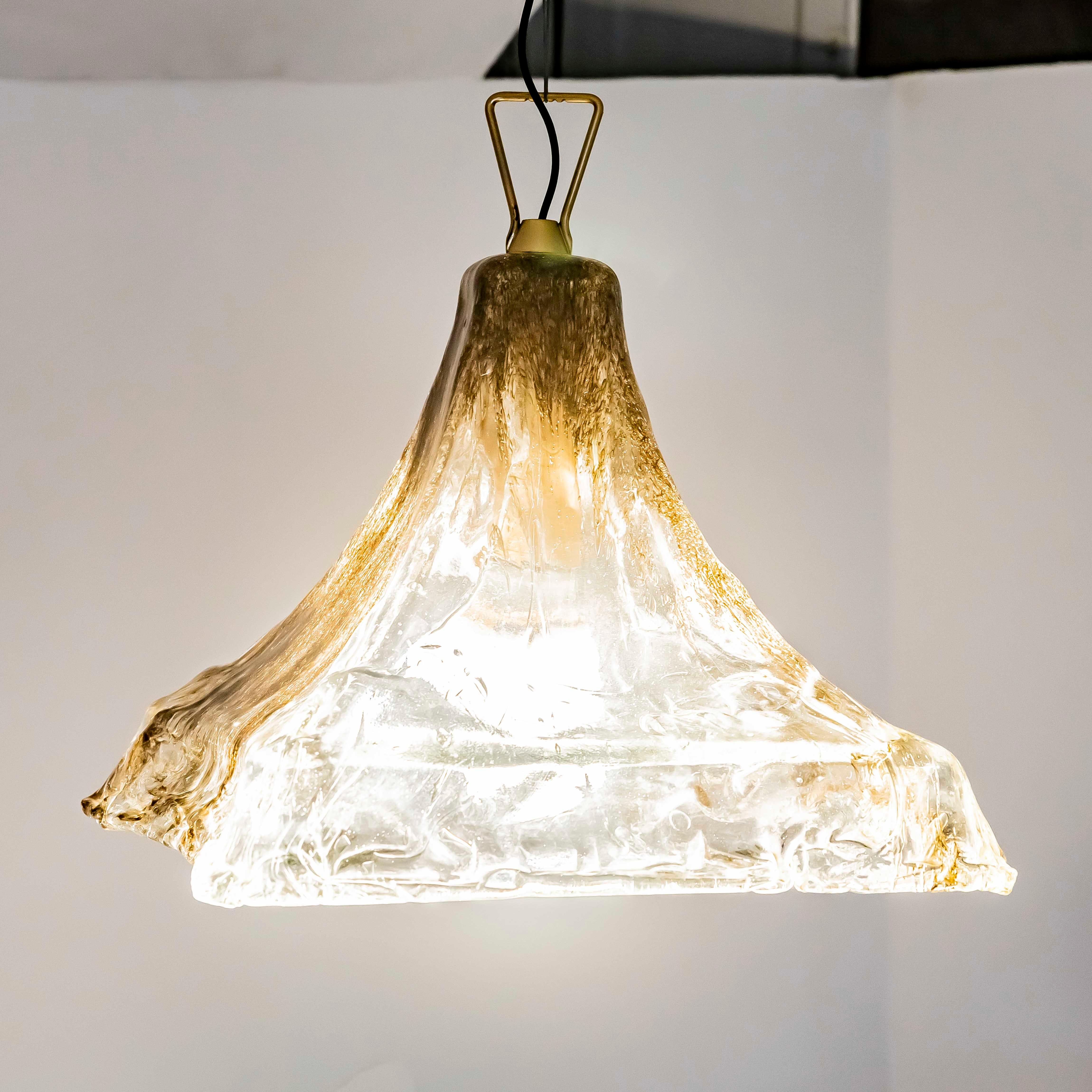 Mid-Century Modern Magnifique lampe suspendue en verre de Murano par Carlo Nason pour Mazzega, Italie, années 1970