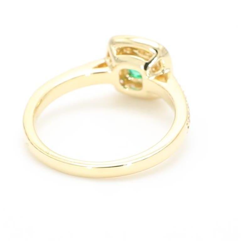 Natürlicher Smaragdschliff Smaragd und weißer Diamant .66 Karat TW Gelbgold Ring Damen im Angebot