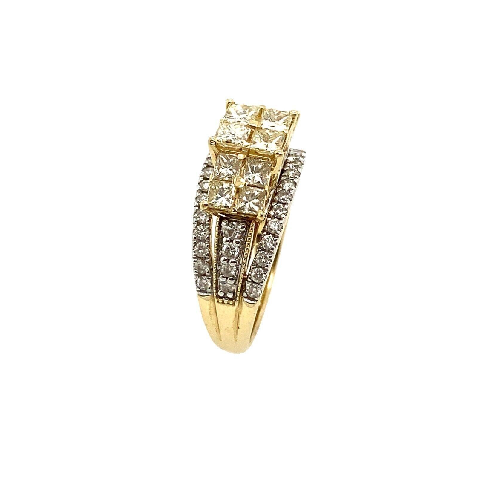 Women's Magnificent Natural Yellow Diamond Princess Cut Trilogy Ring in 14ct Yellow Gold For Sale