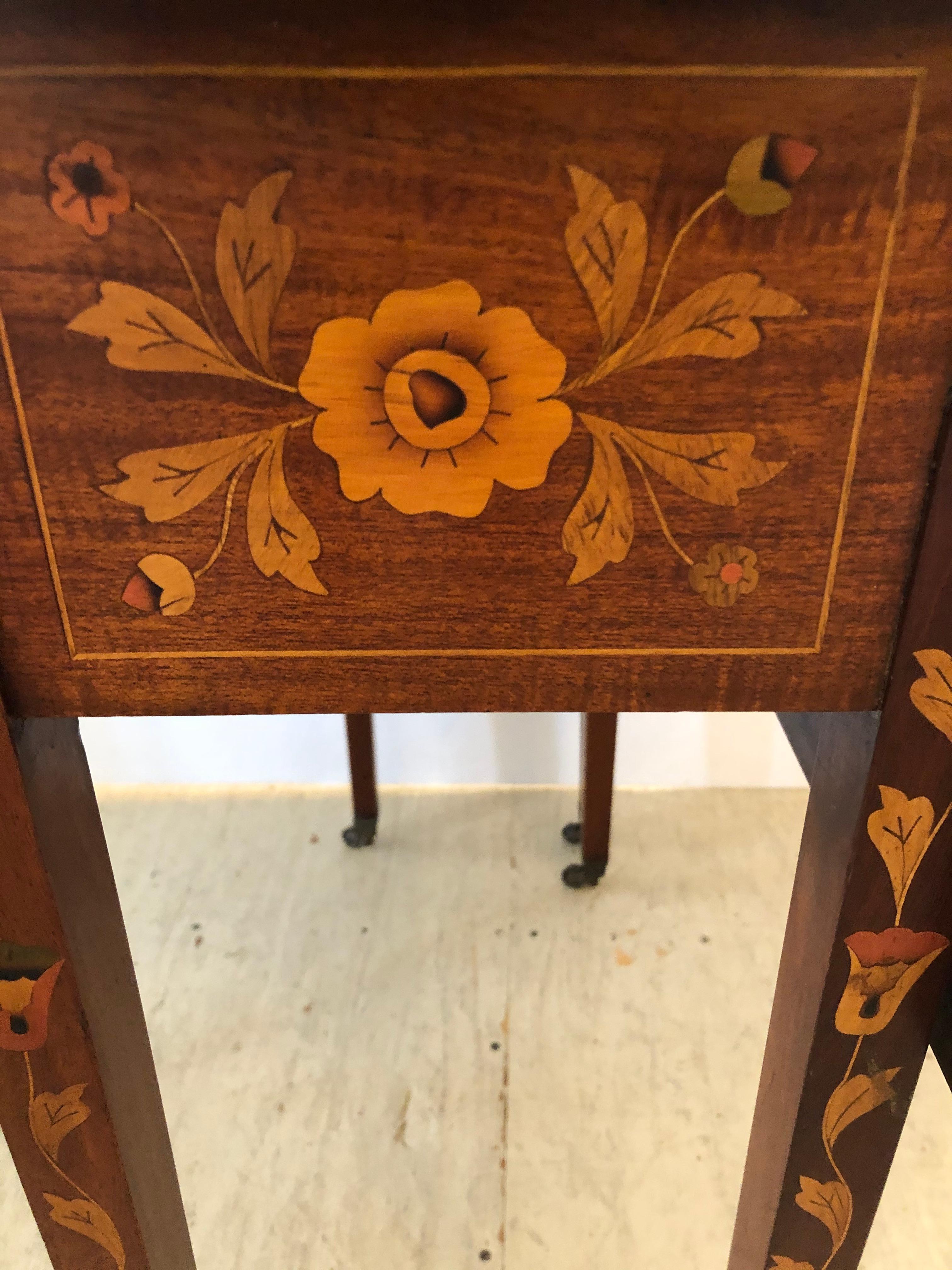 Magnificent Neoclassical Dutch Marquetry Drop-Leaf Pembroke Table 1