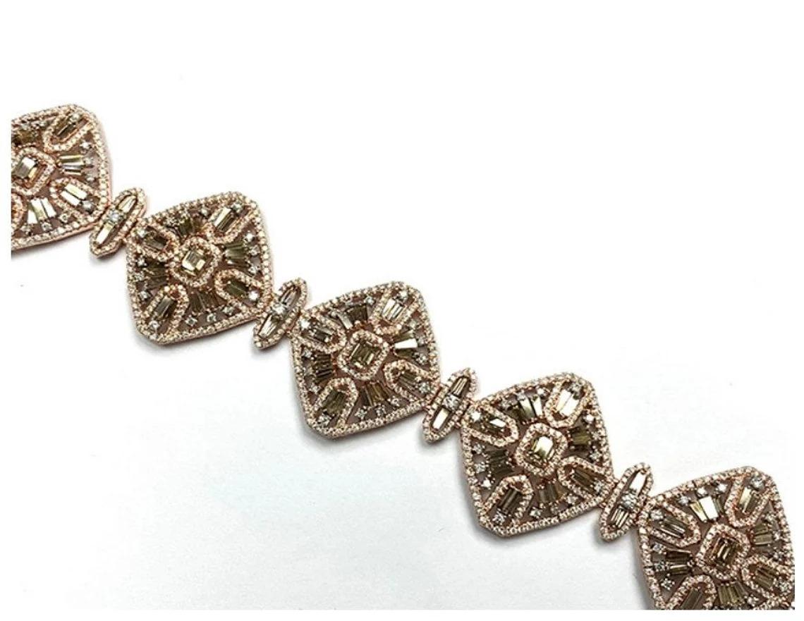 Magnificent NWT 88, 000 18 KT Gold Rare Fancy Glittering Cognac Diamond Bracelet In New Condition For Sale In New York, NY