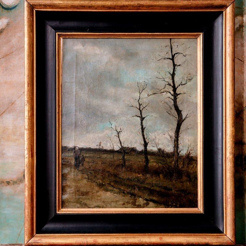 Magnificent oil on canvas, anonymous, very beautiful hand, made in the prestigious school of Barbizon.

We can see a mother and her child walking on a path bordered by long and tall bare trees with cut branches, hurrying to their home under a gray