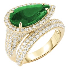 Magnificent, One of a Kind 18 Karat Yellow Gold Pearl Emerald 3.32 Carat Ring Magnificent, One of a Kind 18 Karat Yellow Gold Pearl Emerald 3.32 Carat Ring