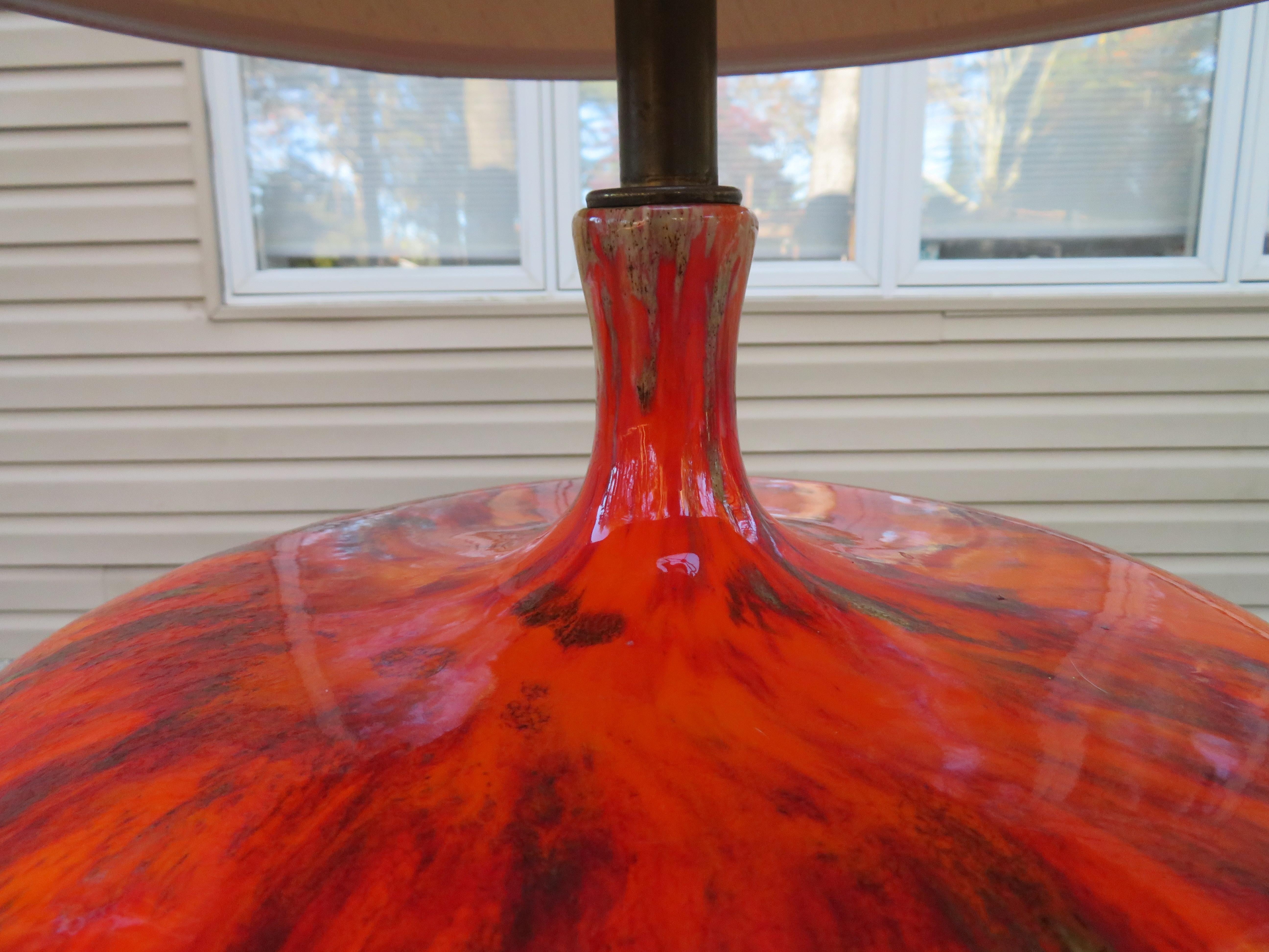 Prachtvolle orangefarbene übergroße dänische Lava-Druckglasur-Lampen in Übergröße, Modern im Zustand „Gut“ im Angebot in Pemberton, NJ