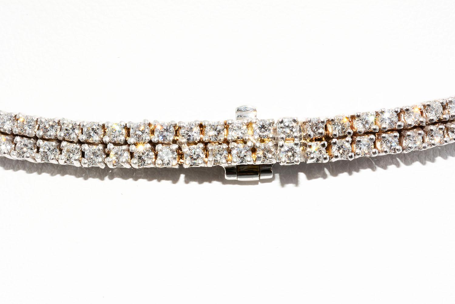 Women's Magnificent Oval Tsavorite Garnet and Diamond Necklace 18 Karat White Gold