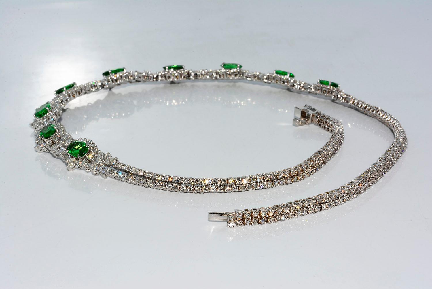 Magnificent Oval Tsavorite Garnet and Diamond Necklace 18 Karat White Gold 3