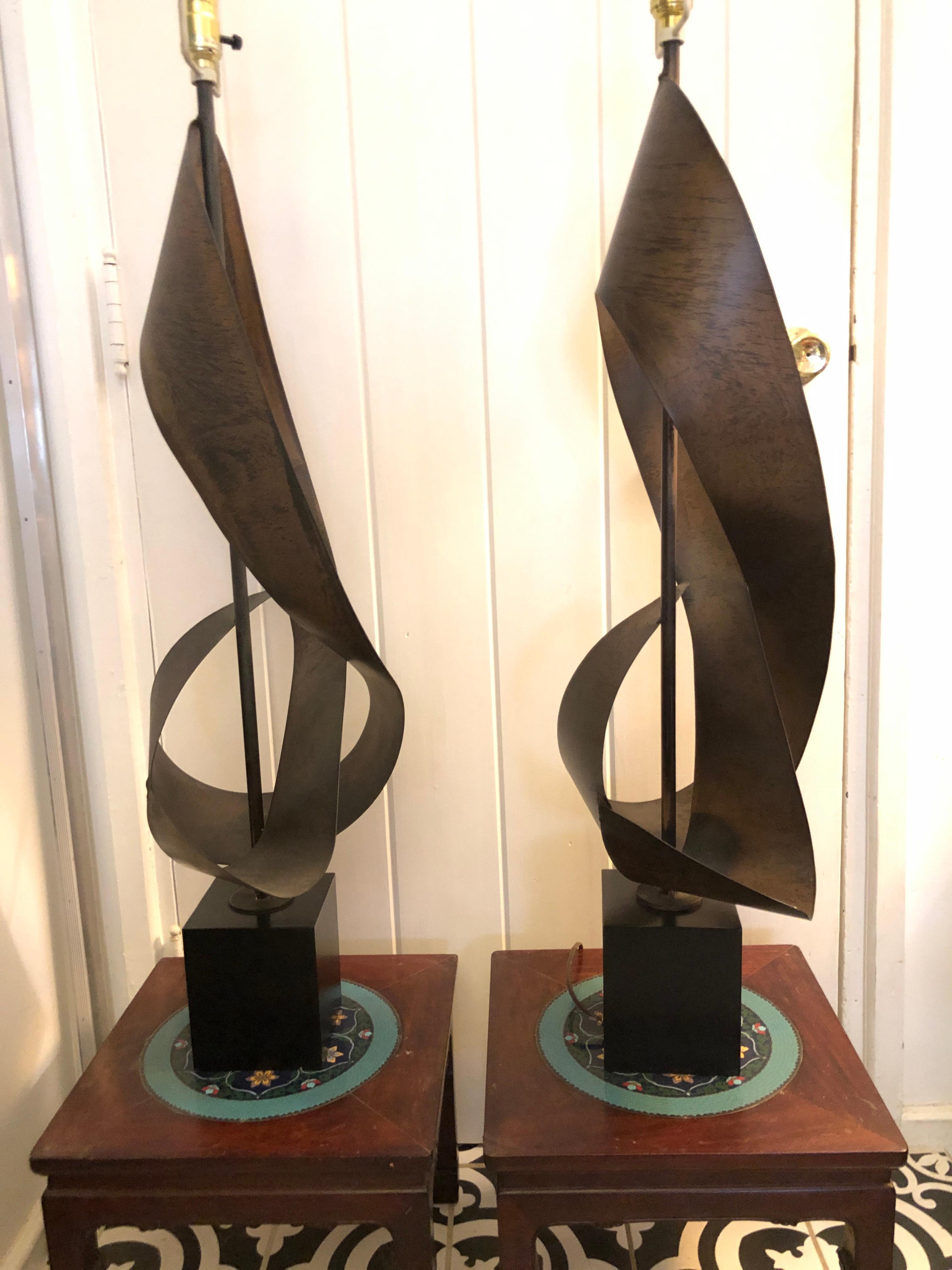 American Magnificent Pair Brutalist Ribbon Laurel Lamps Richard Barr and Harold Weiss For Sale