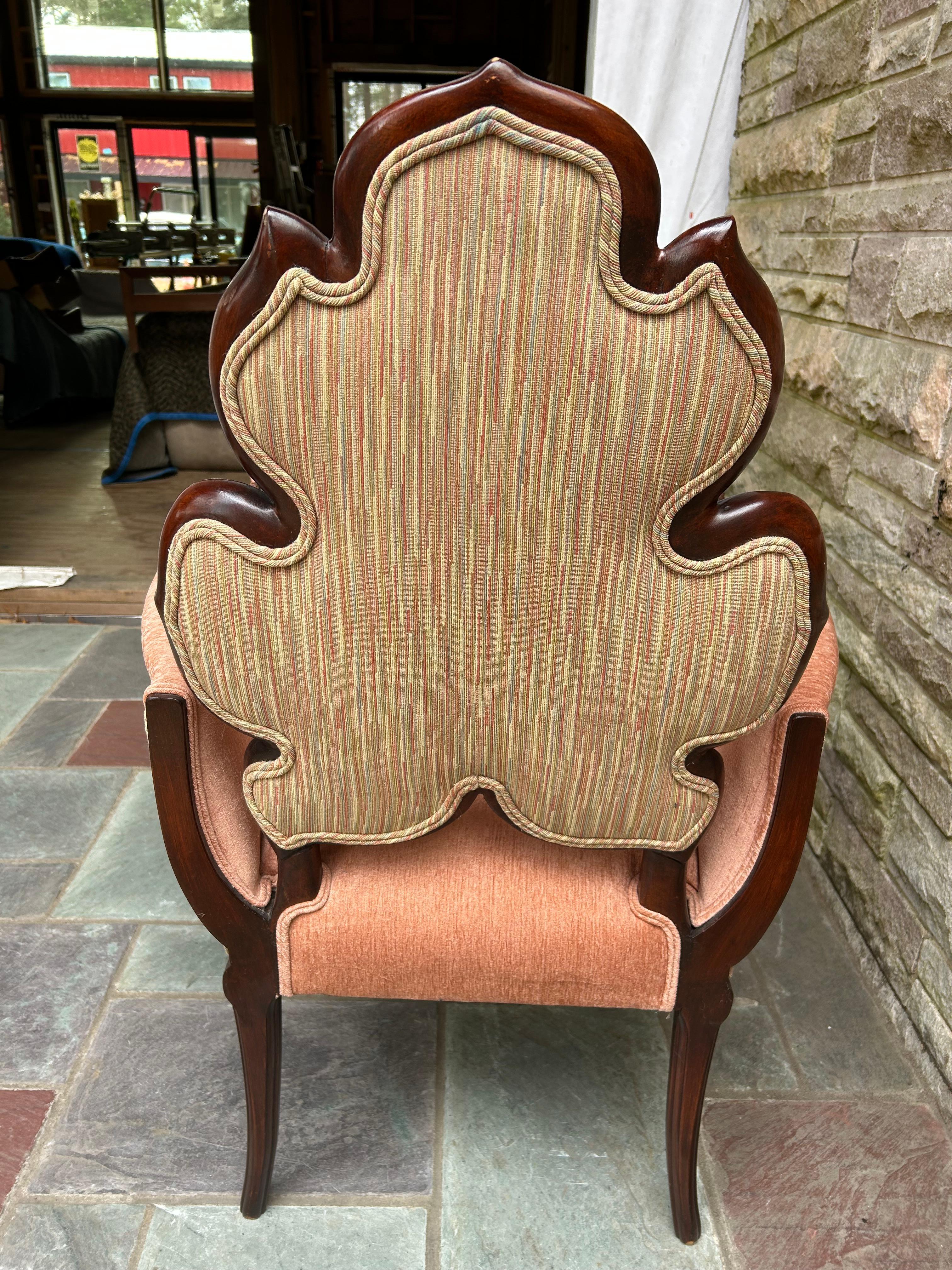 Magnífico Par Grosfeld House Sillas de Salón con Respaldo de Hoja Hollywood Regency en venta 6