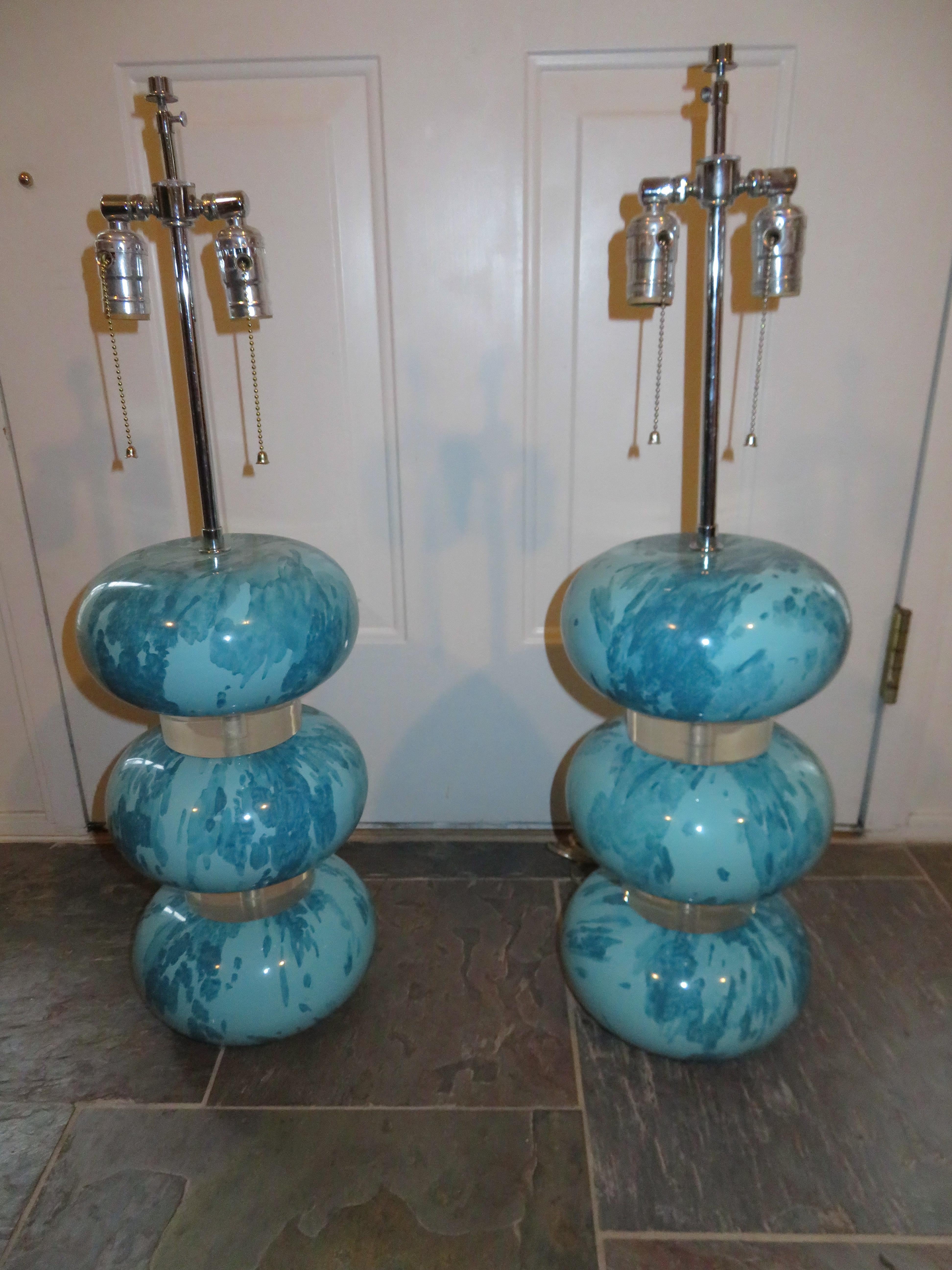 Magnificent Pair Karl Springer Marbleized Blue Lacquer Lucite Table Lamps, 1970s For Sale 4