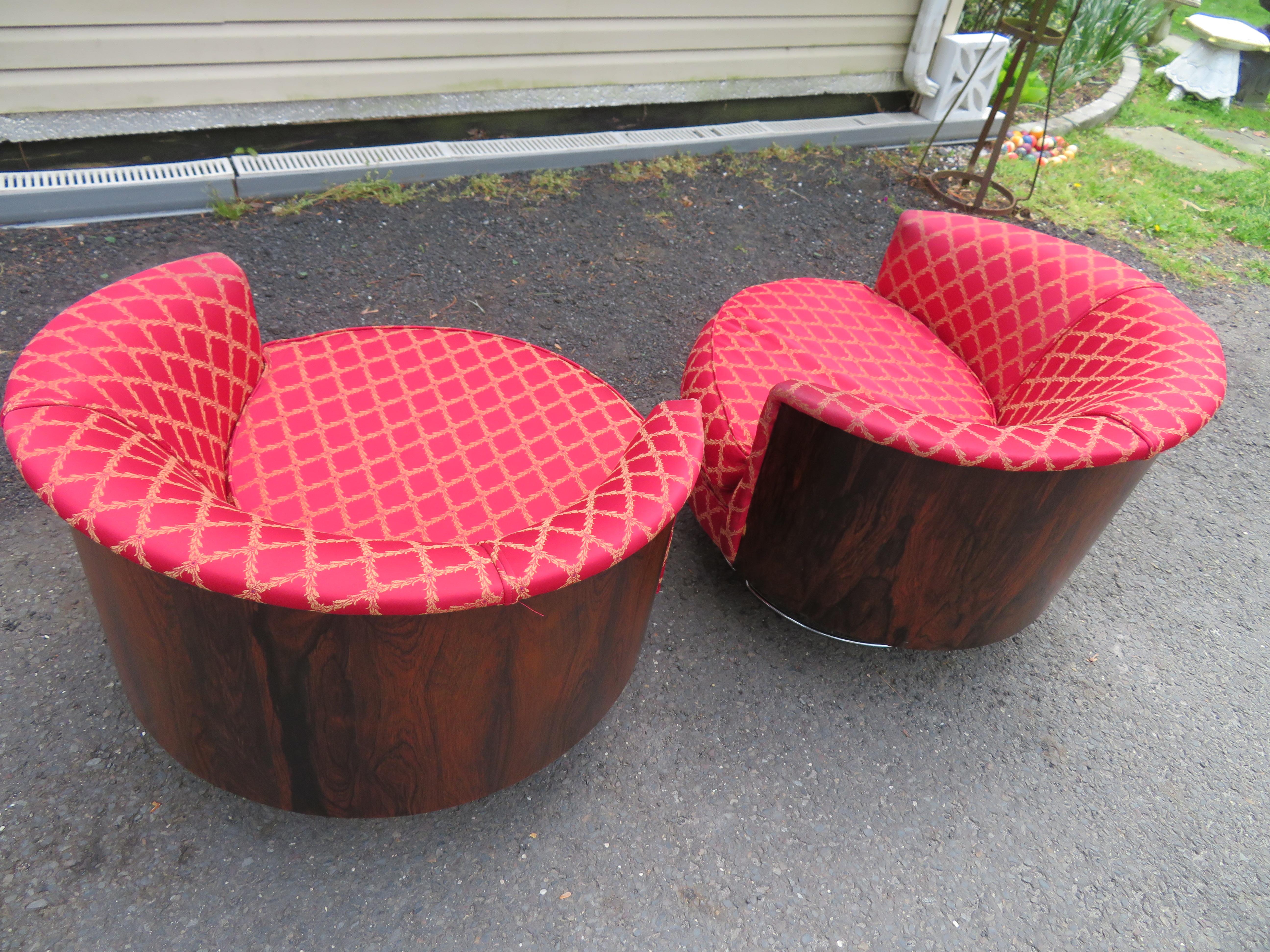 Magnificent Pair Milo Baughman Style Rosewood Swivel Lounge Chairs Mid-Century For Sale 4
